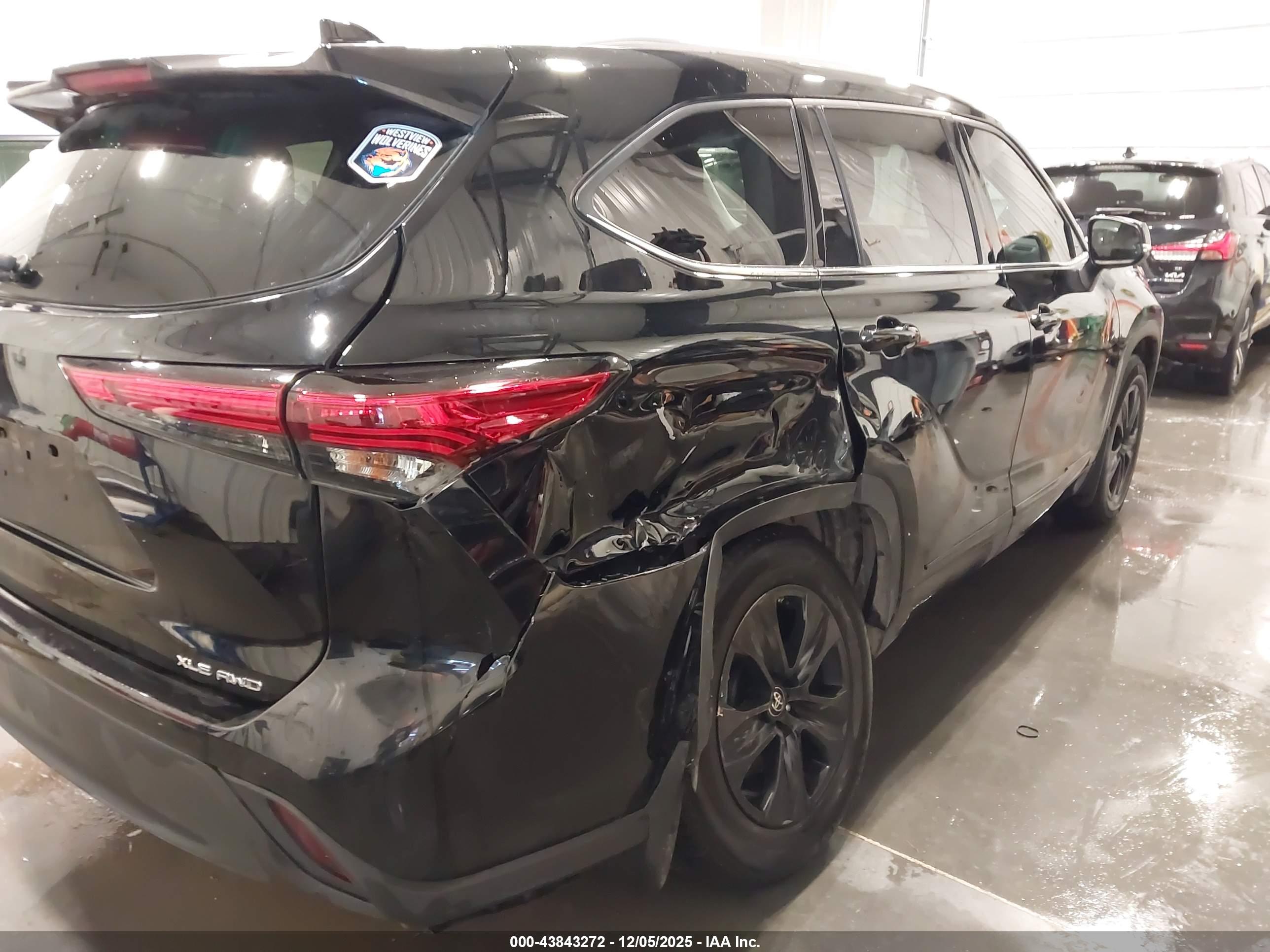 TOYOTA HIGHLANDER image 6