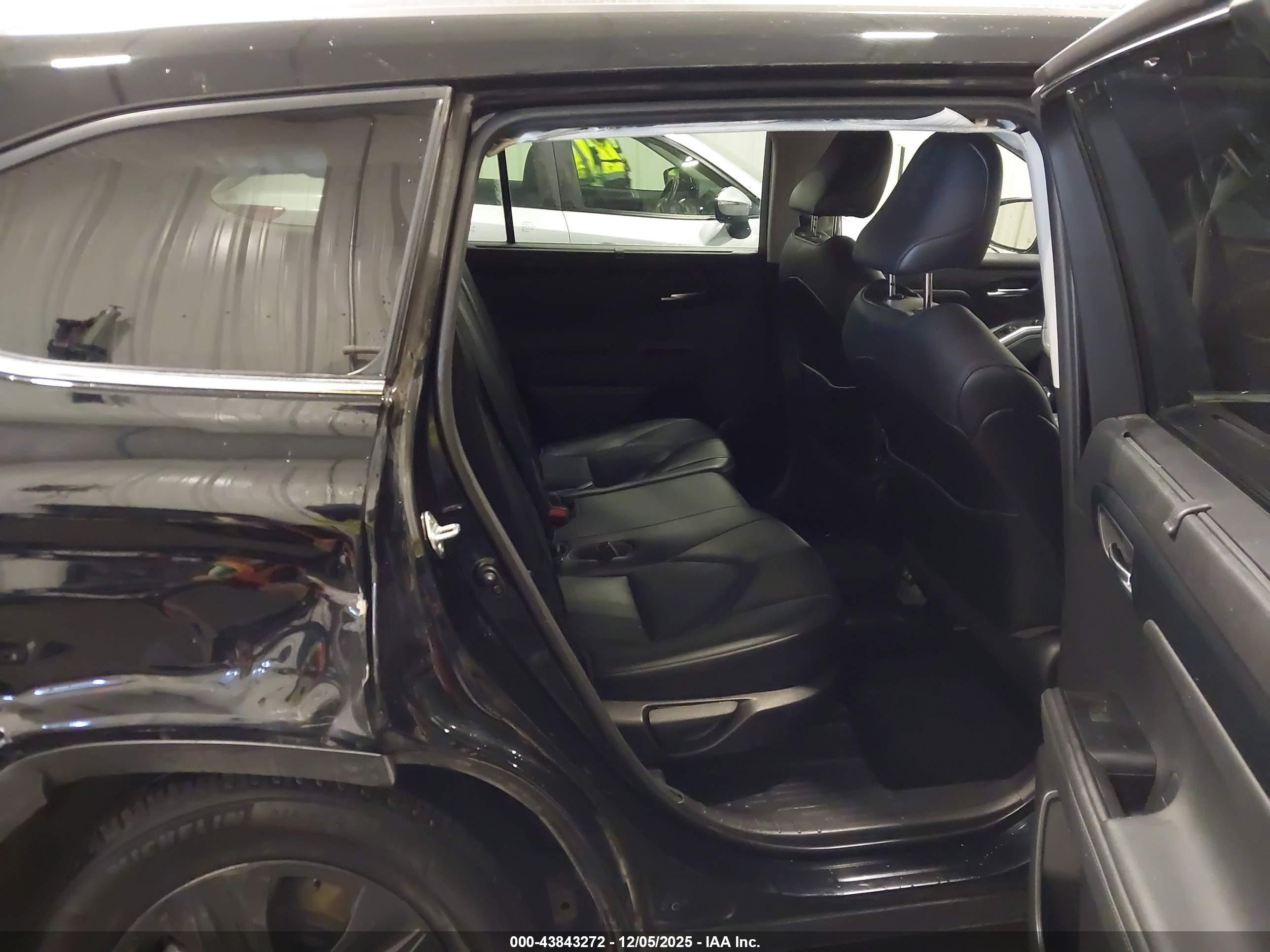 TOYOTA HIGHLANDER image 8