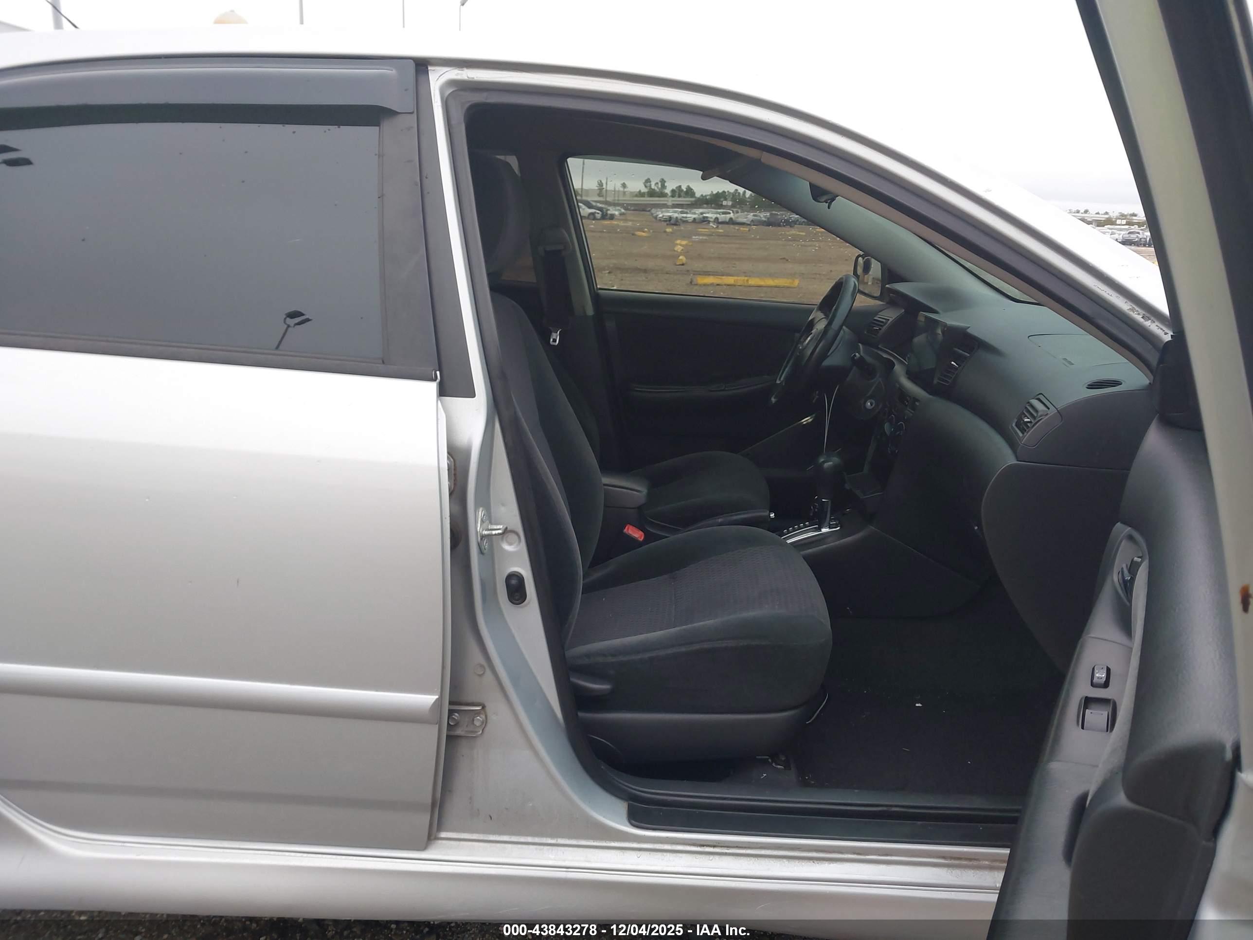 TOYOTA COROLLA image 5