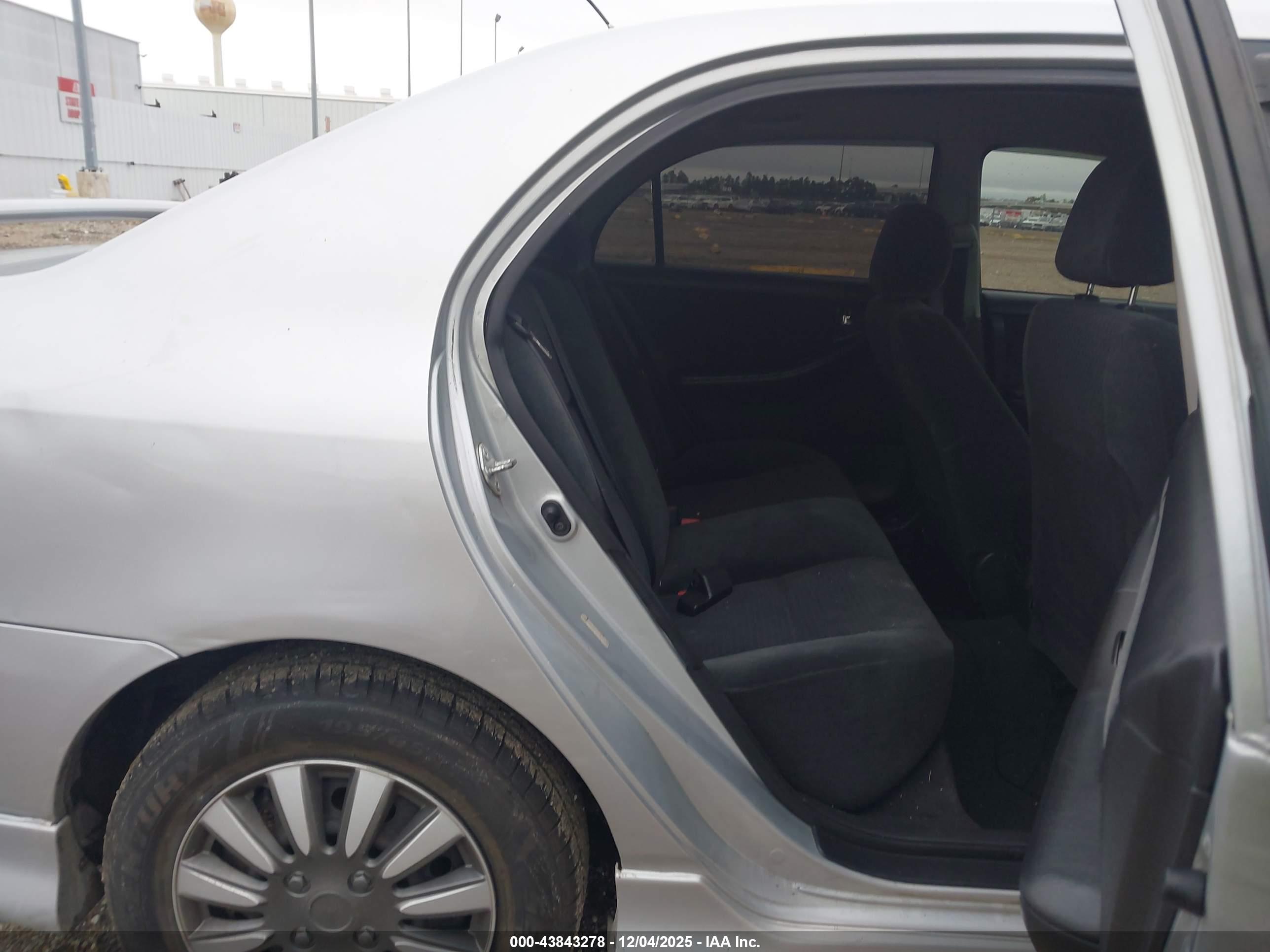 TOYOTA COROLLA image 8