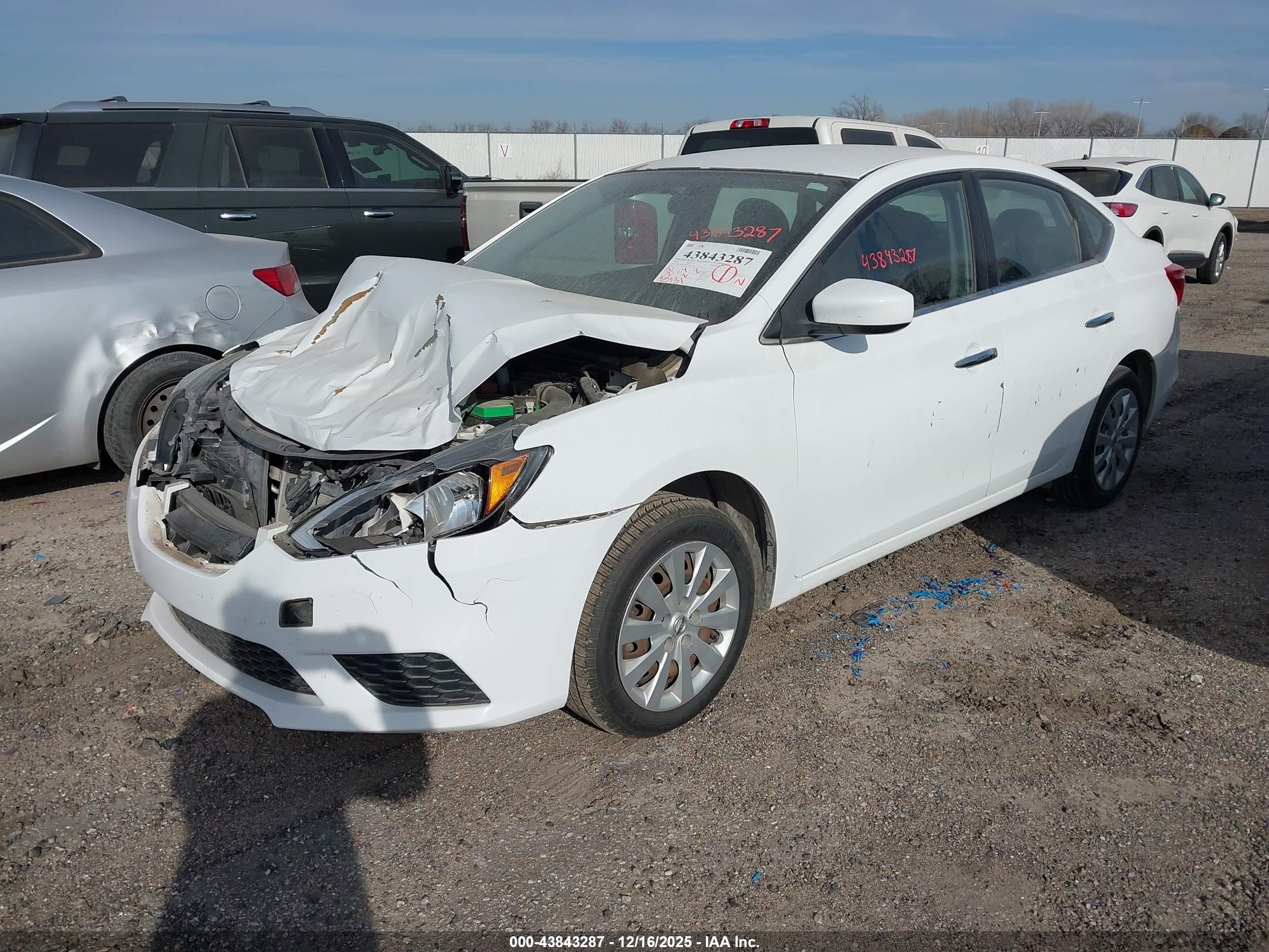 NISSAN SENTRA image 2