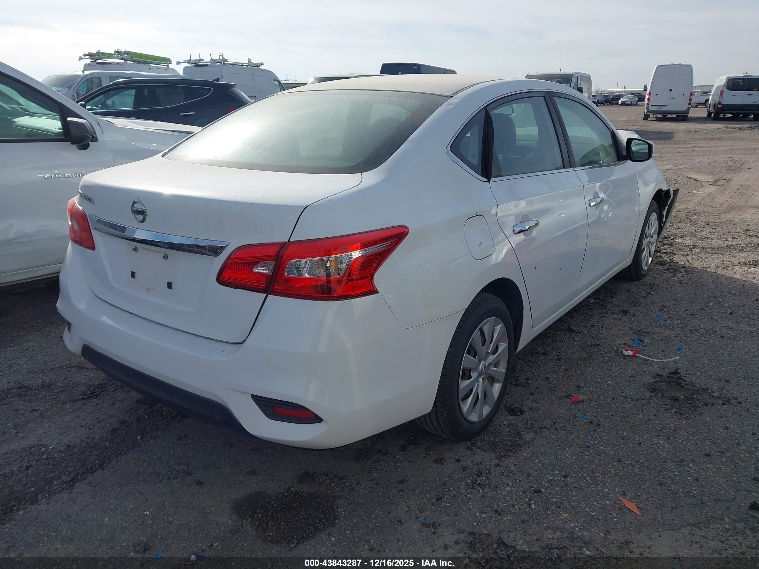 NISSAN SENTRA image 4