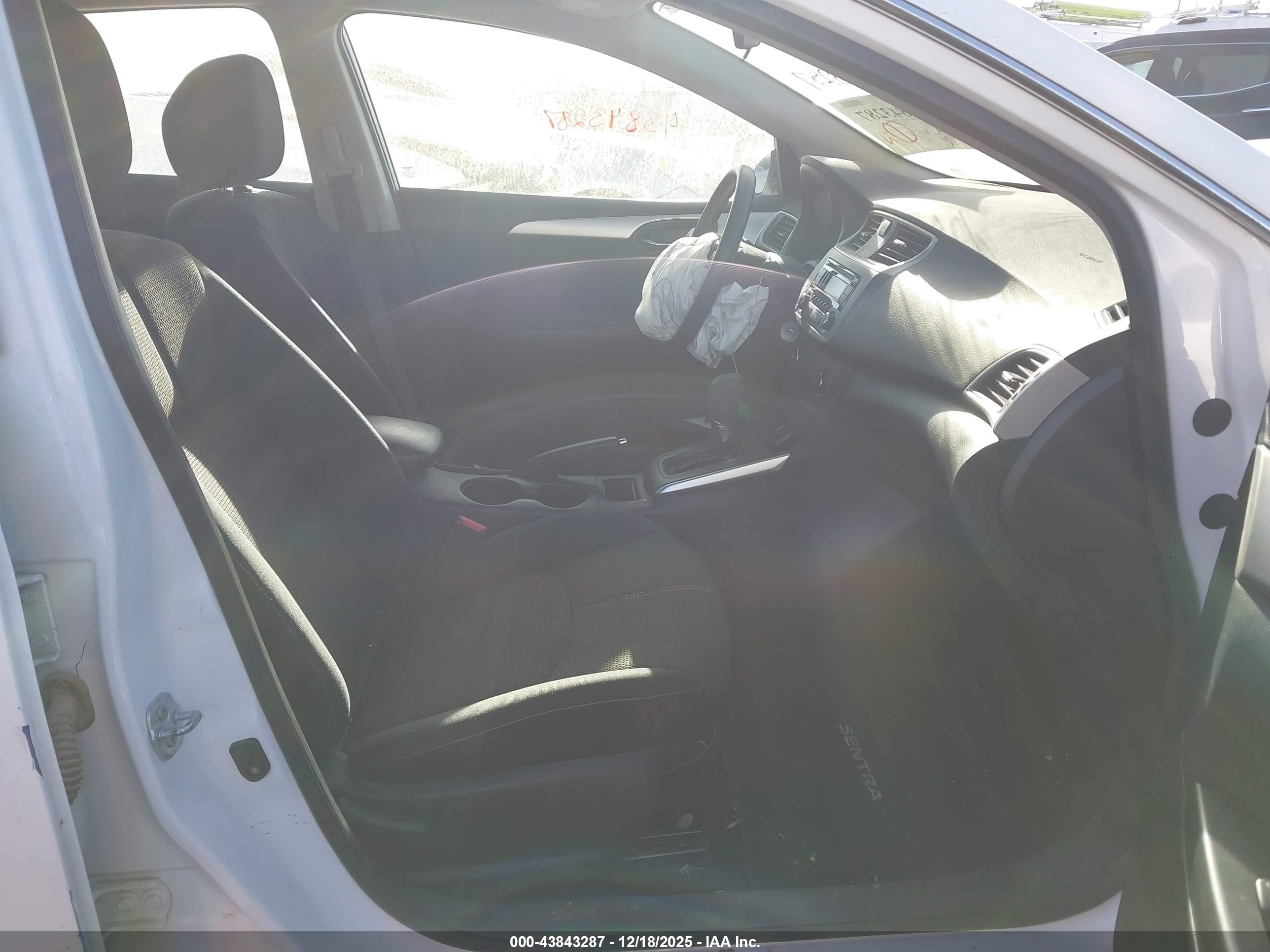 NISSAN SENTRA image 5