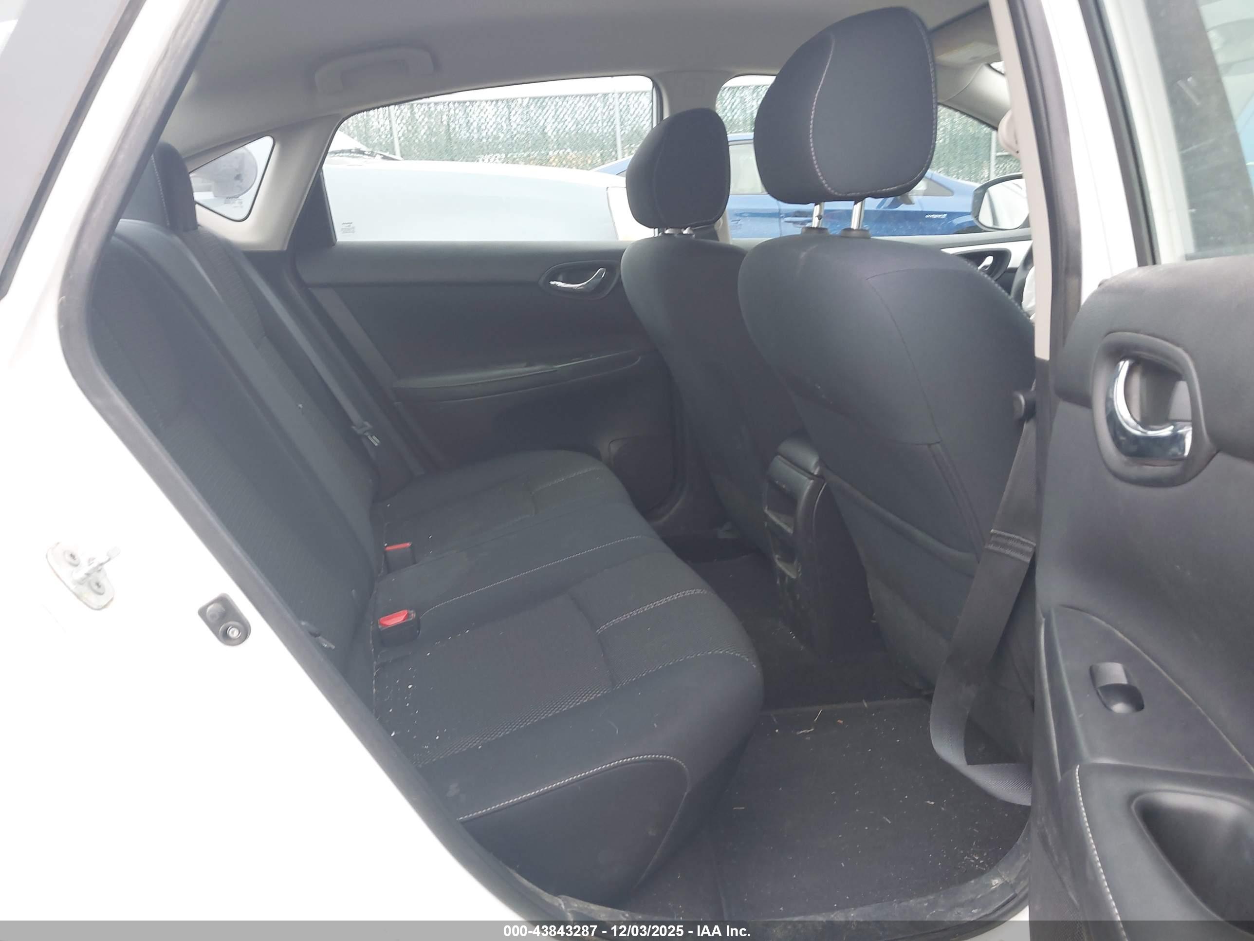 NISSAN SENTRA image 8