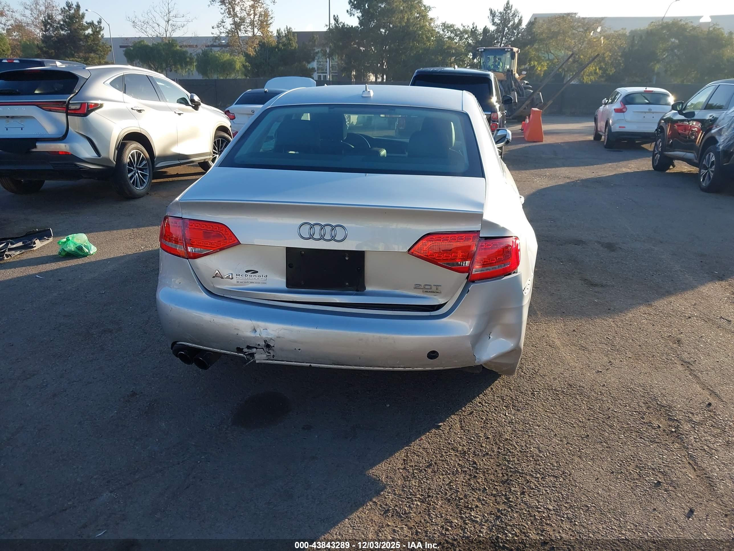 AUDI A4 image 6