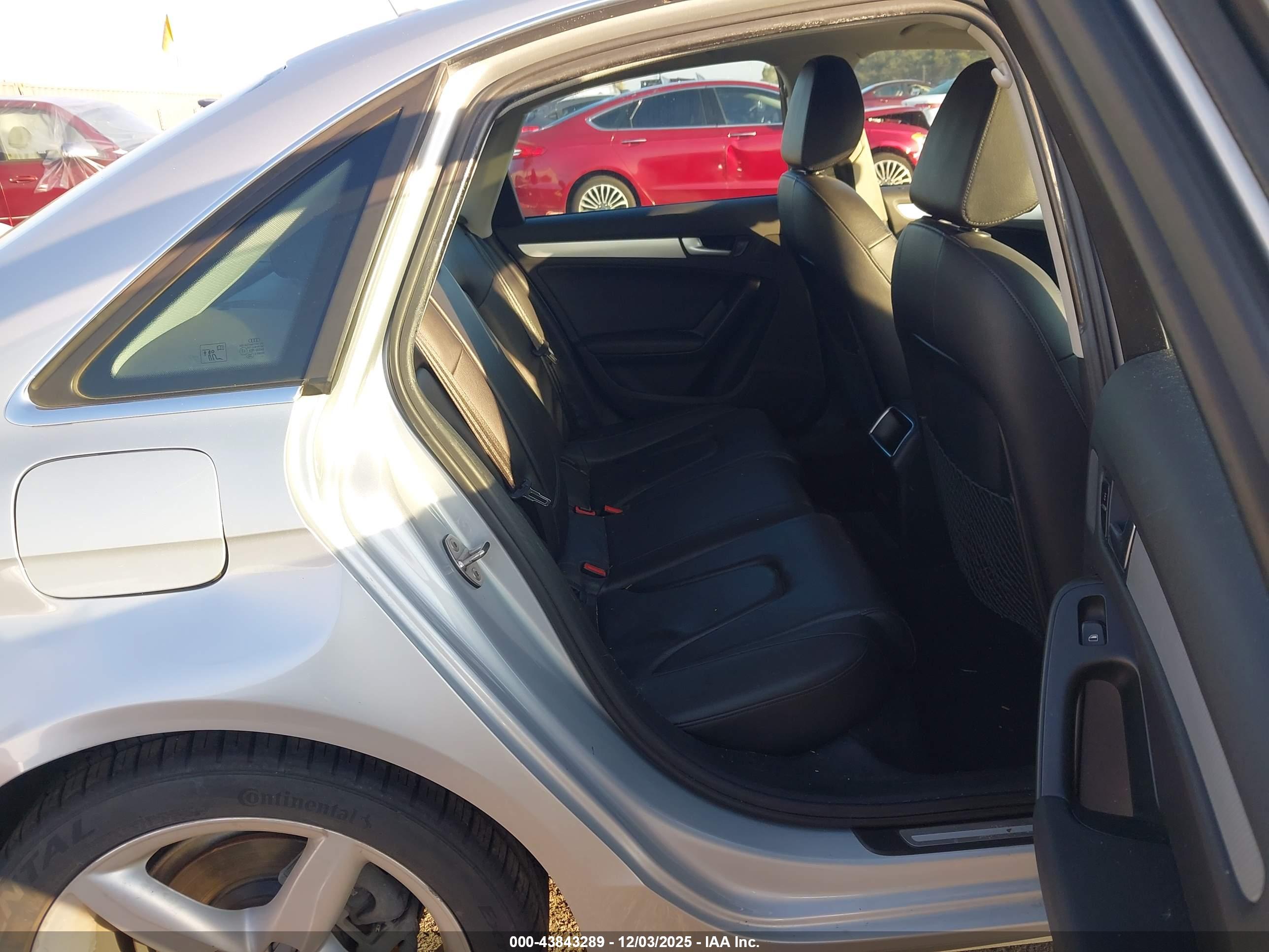 AUDI A4 image 8