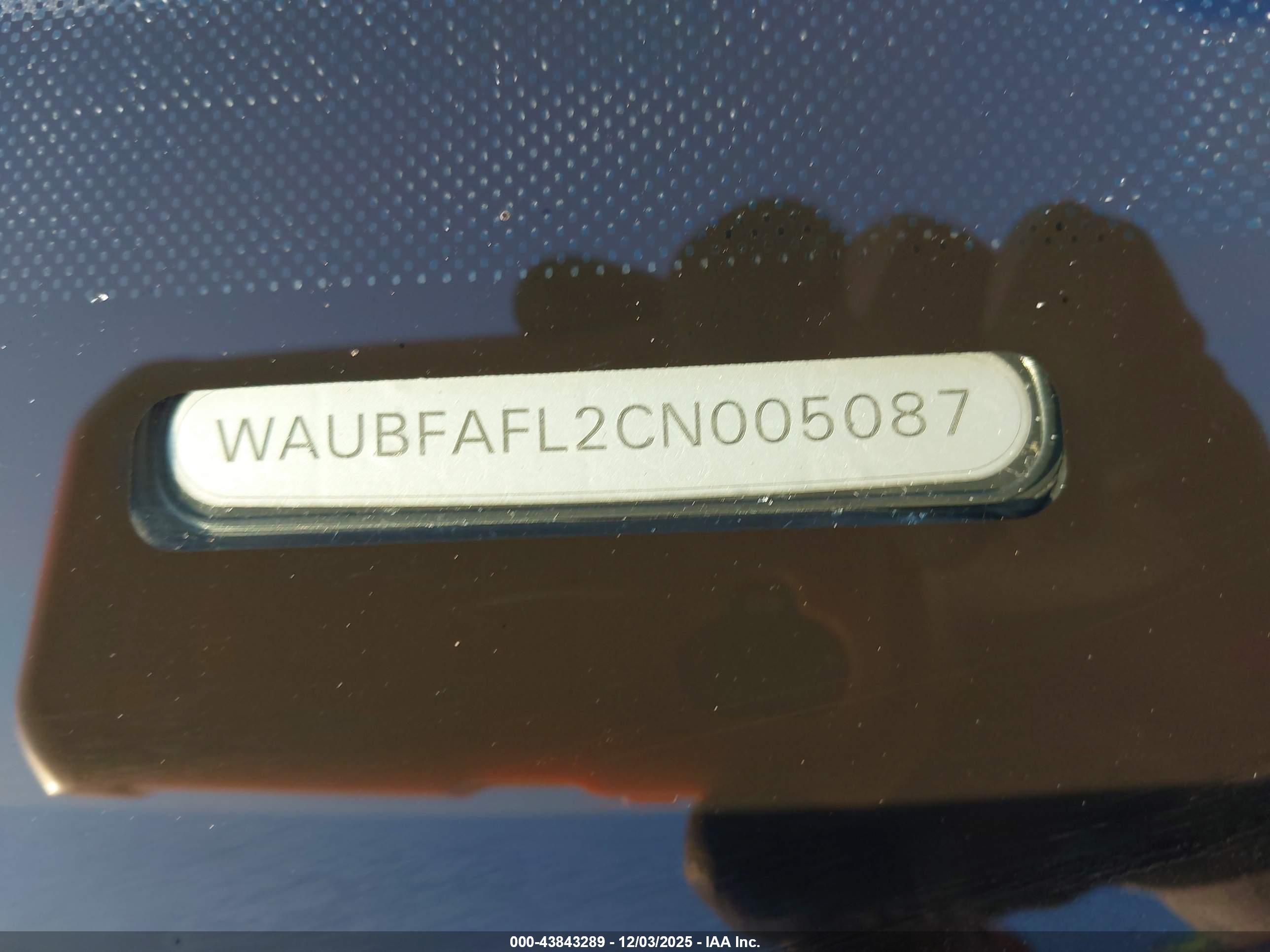 AUDI A4 image 9