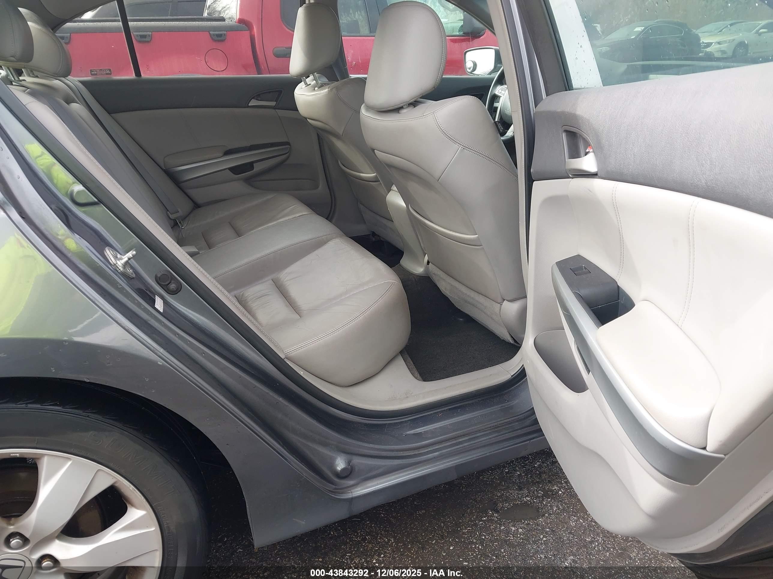 HONDA ACCORD image 8