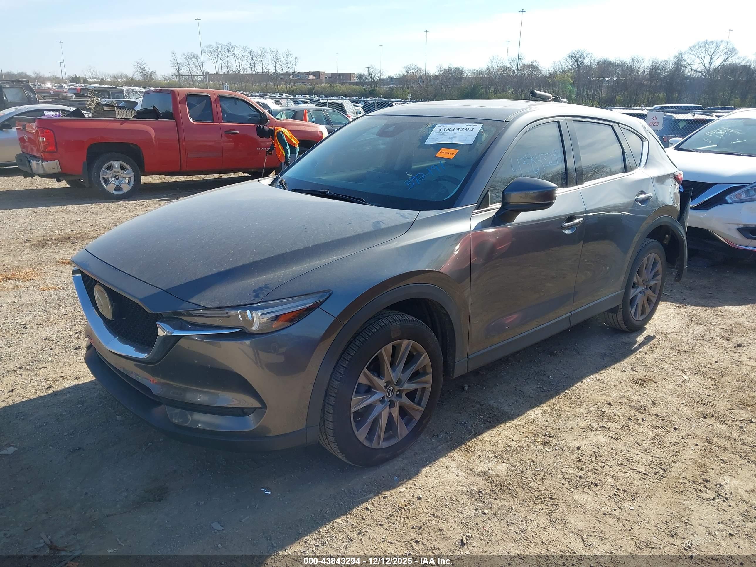 MAZDA CX-5 image 2