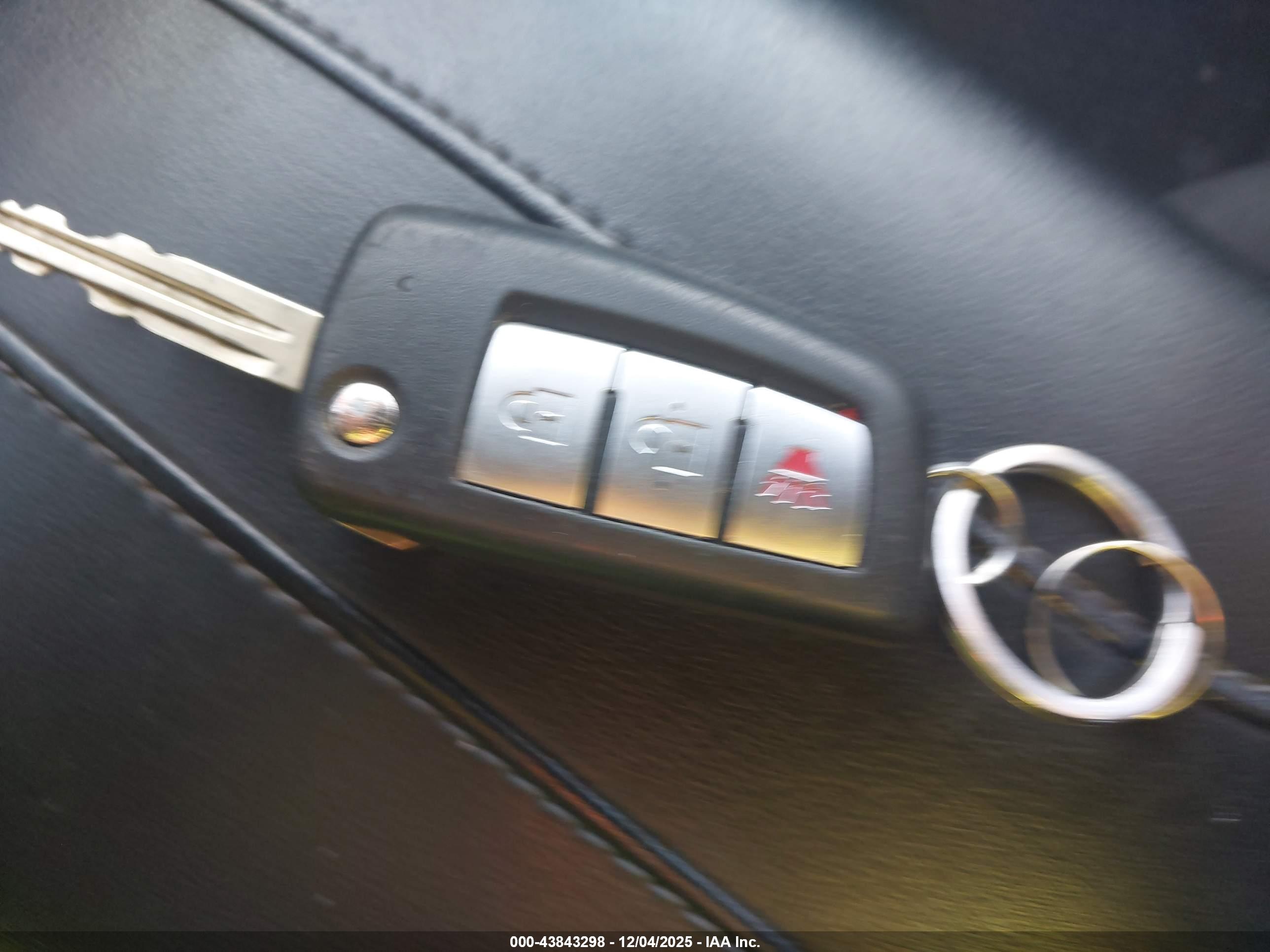 NISSAN ROGUE image 11