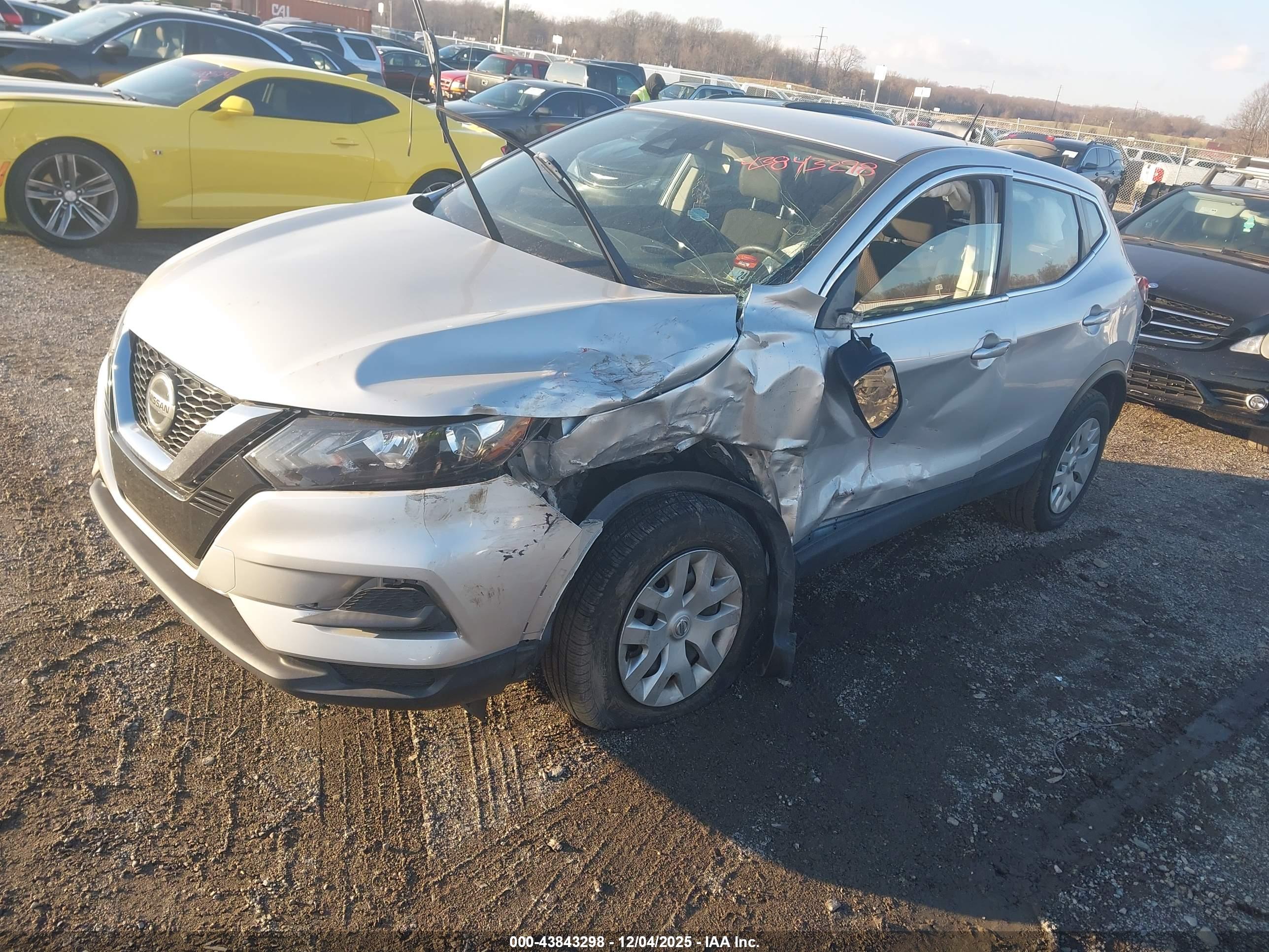 NISSAN ROGUE image 2