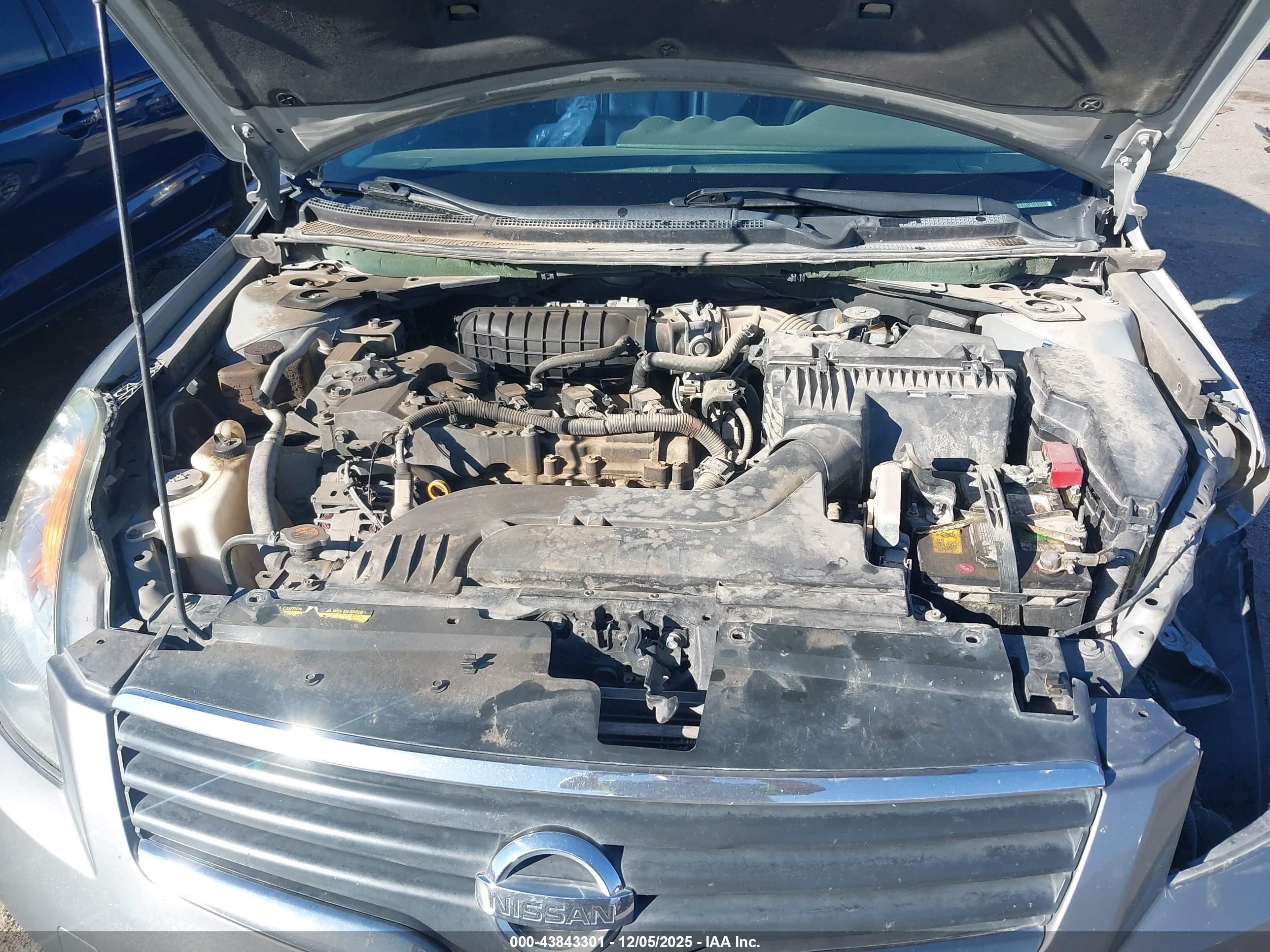NISSAN ALTIMA image 10