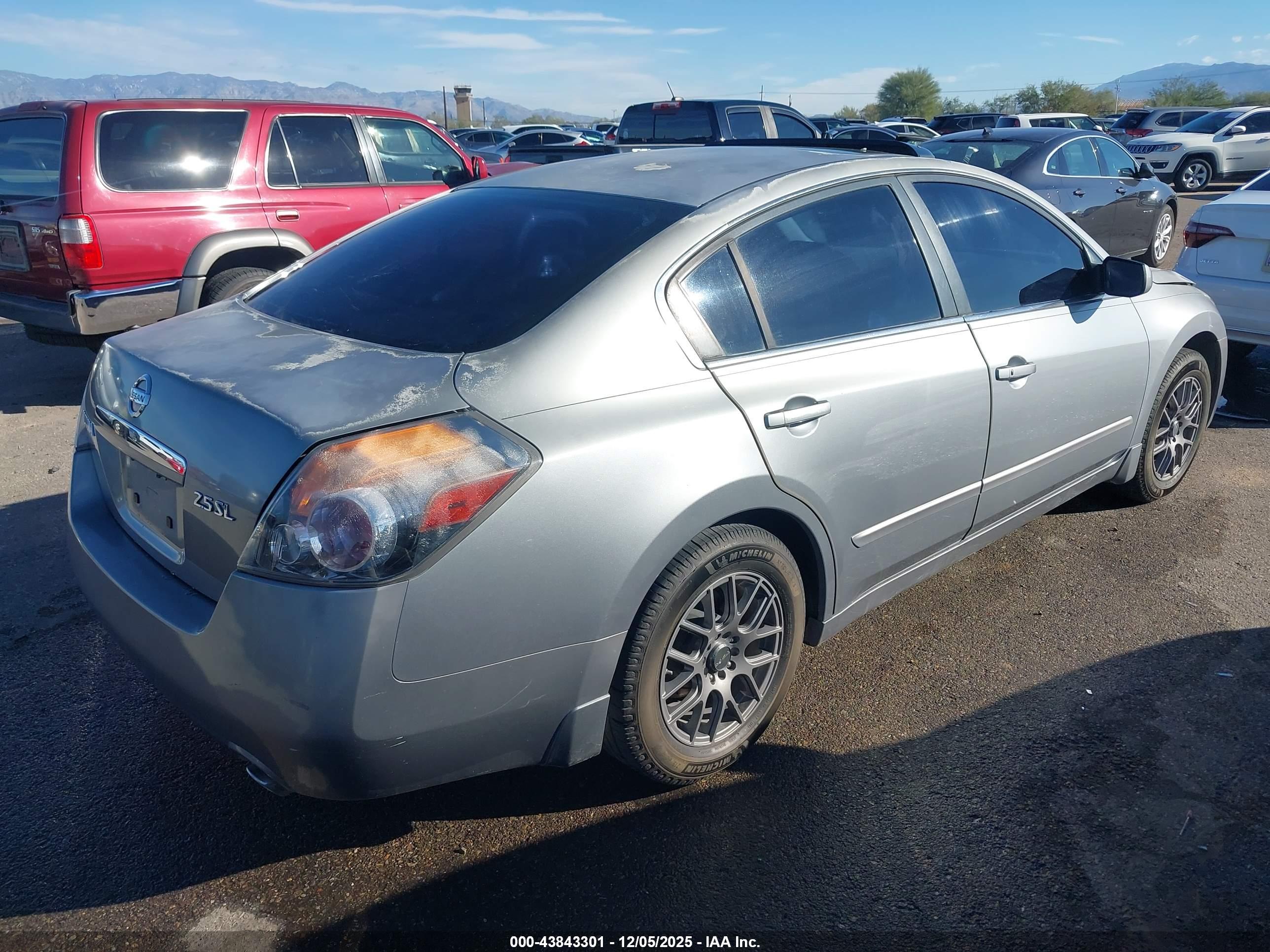 NISSAN ALTIMA image 4