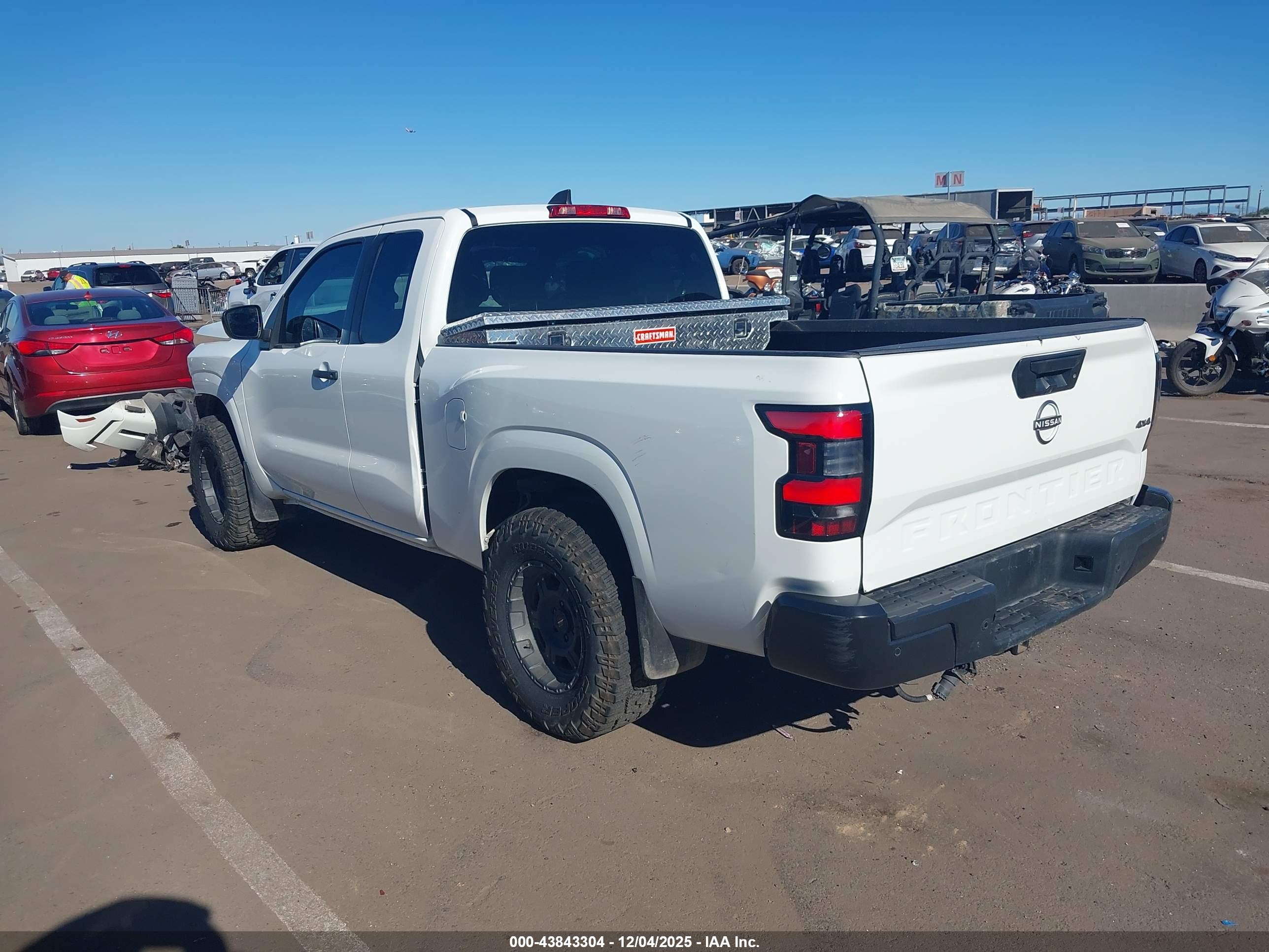 NISSAN FRONTIER image 3