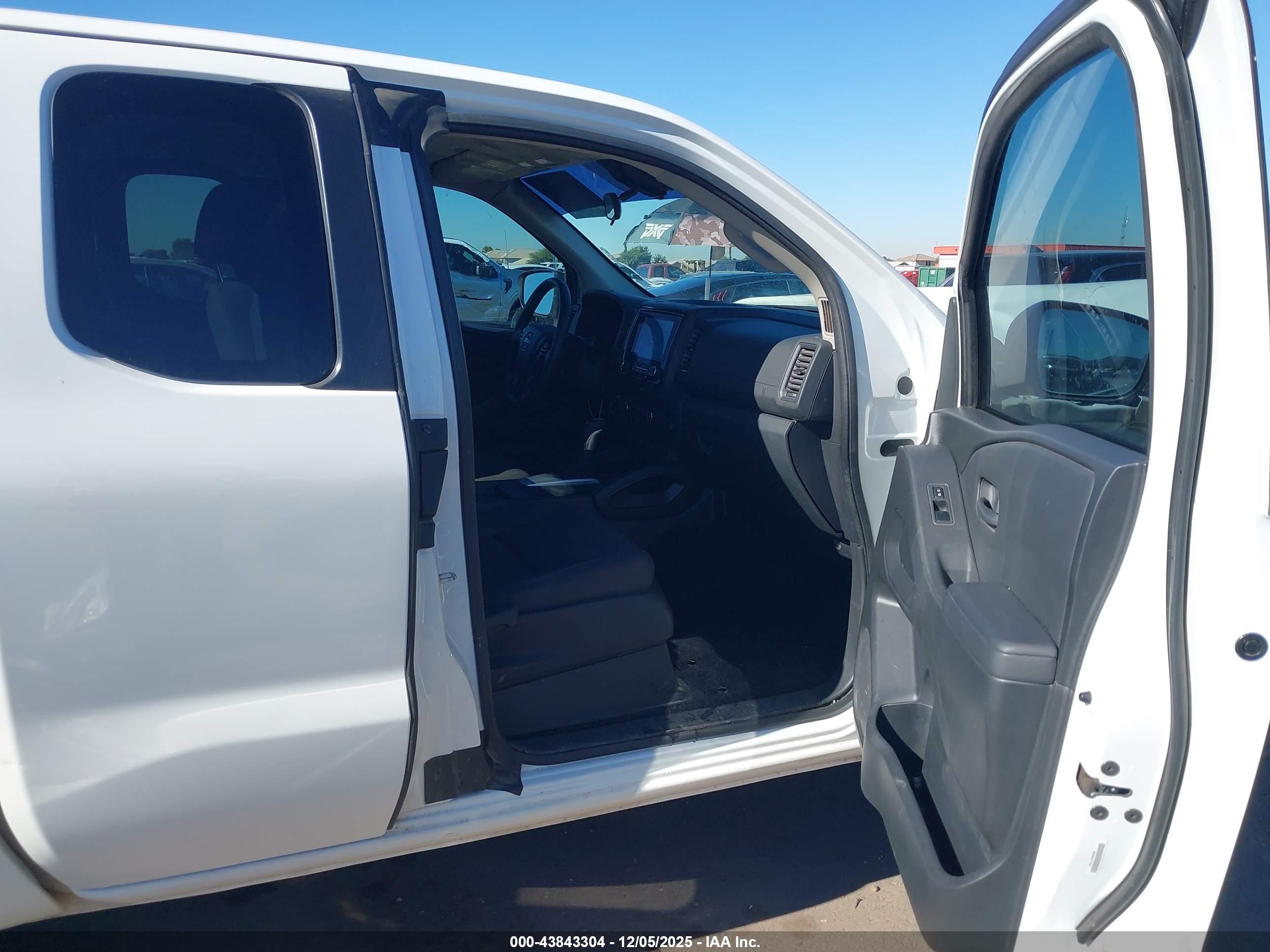 NISSAN FRONTIER image 5