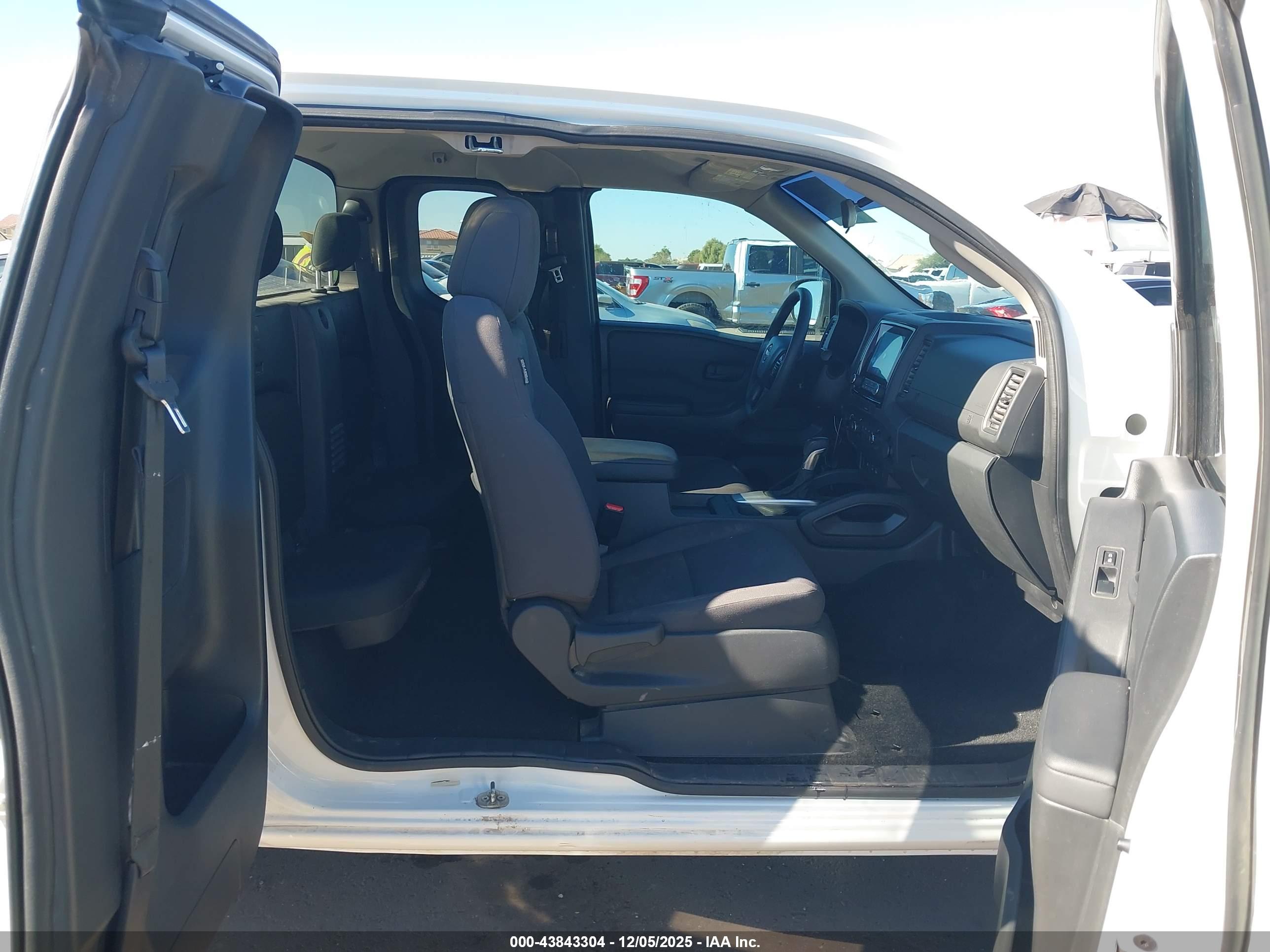 NISSAN FRONTIER image 8