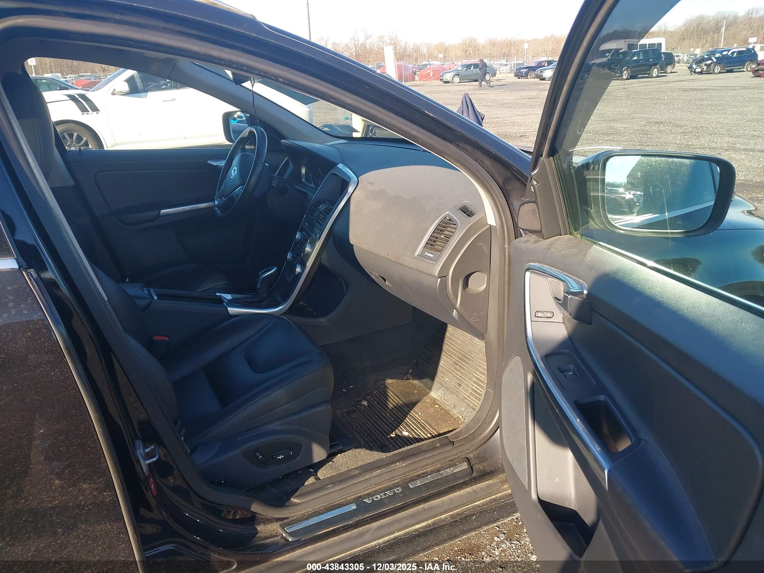 VOLVO XC60 image 5