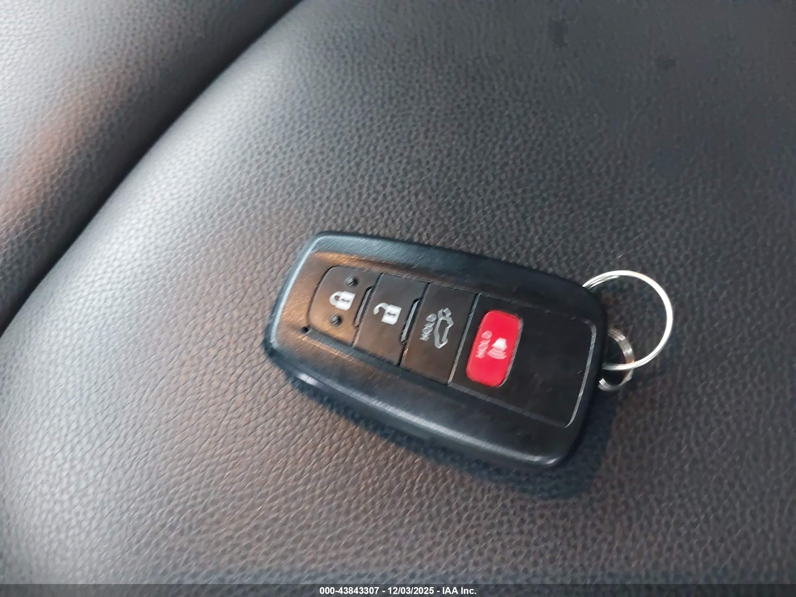 TOYOTA HIGHLANDER image 11