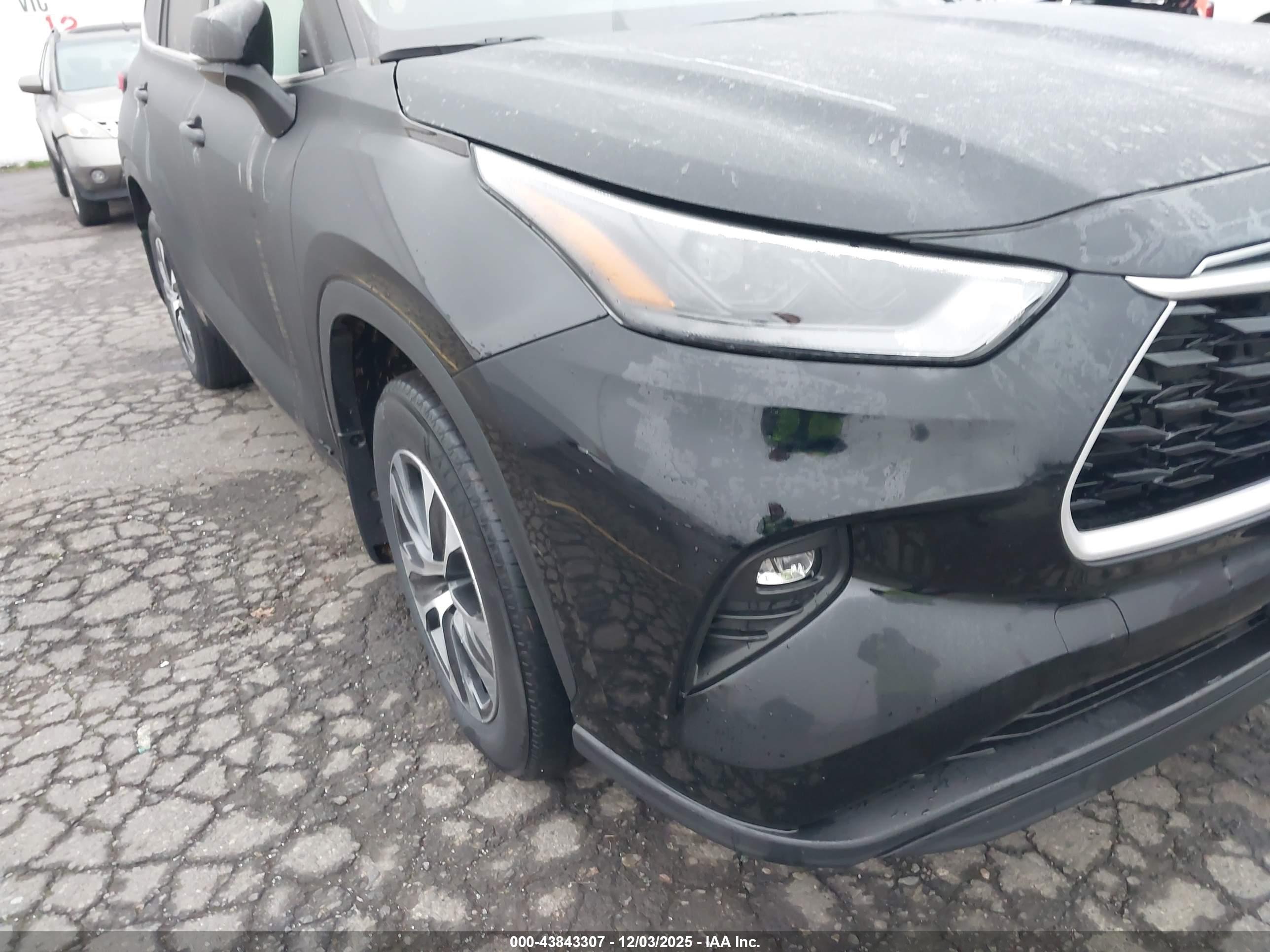 TOYOTA HIGHLANDER image 6