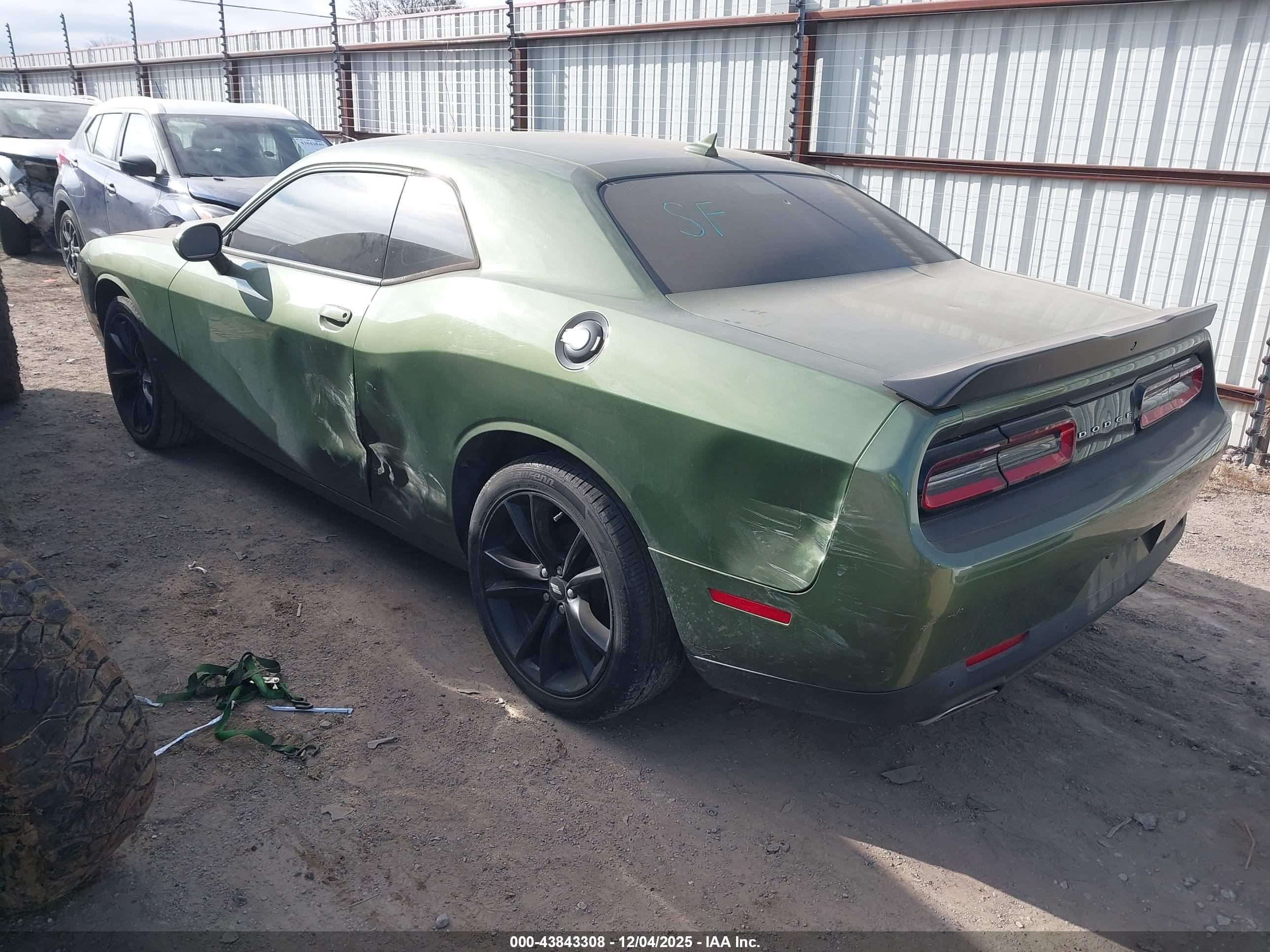 DODGE CHALLENGER image 3