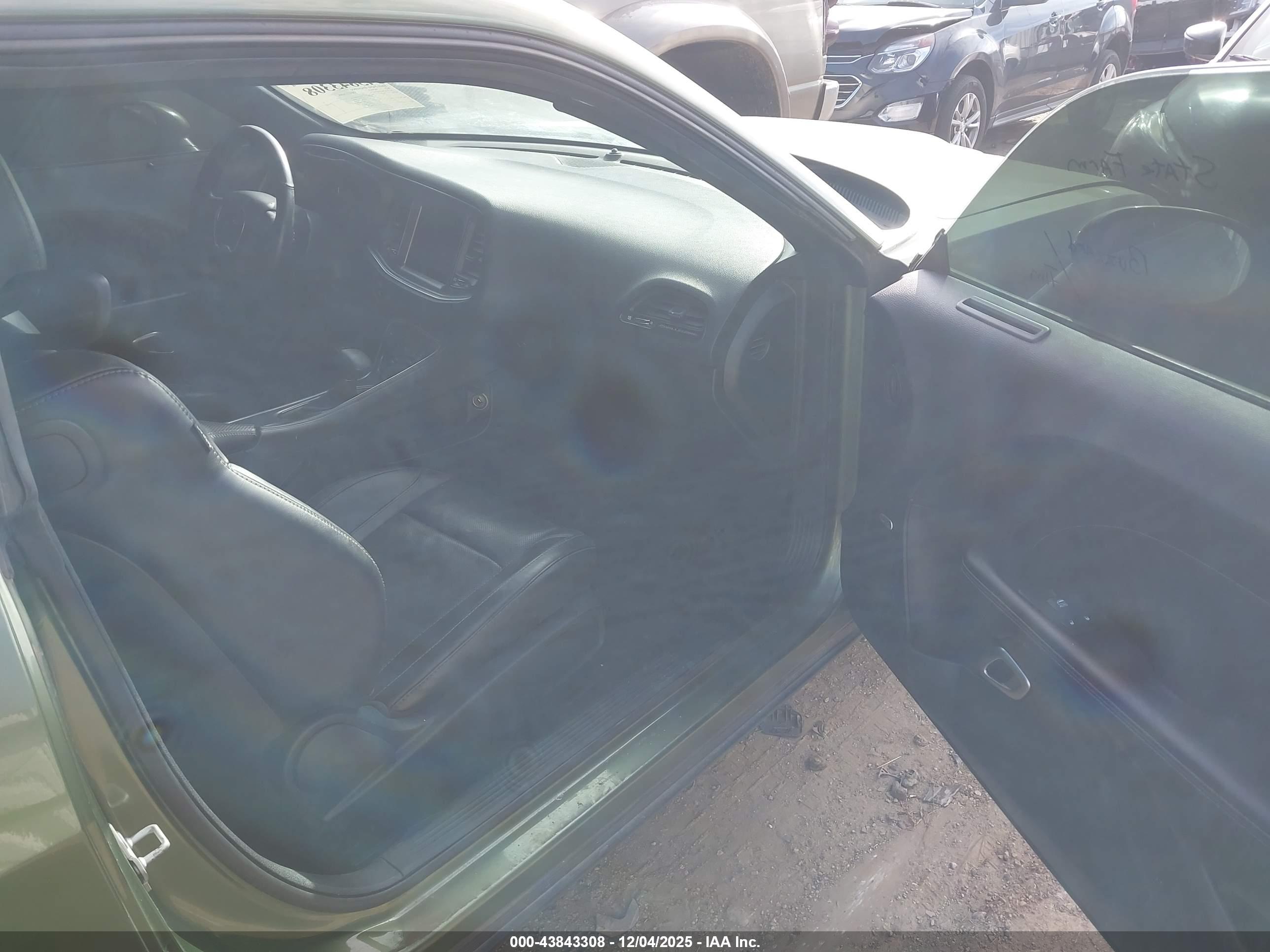DODGE CHALLENGER image 5