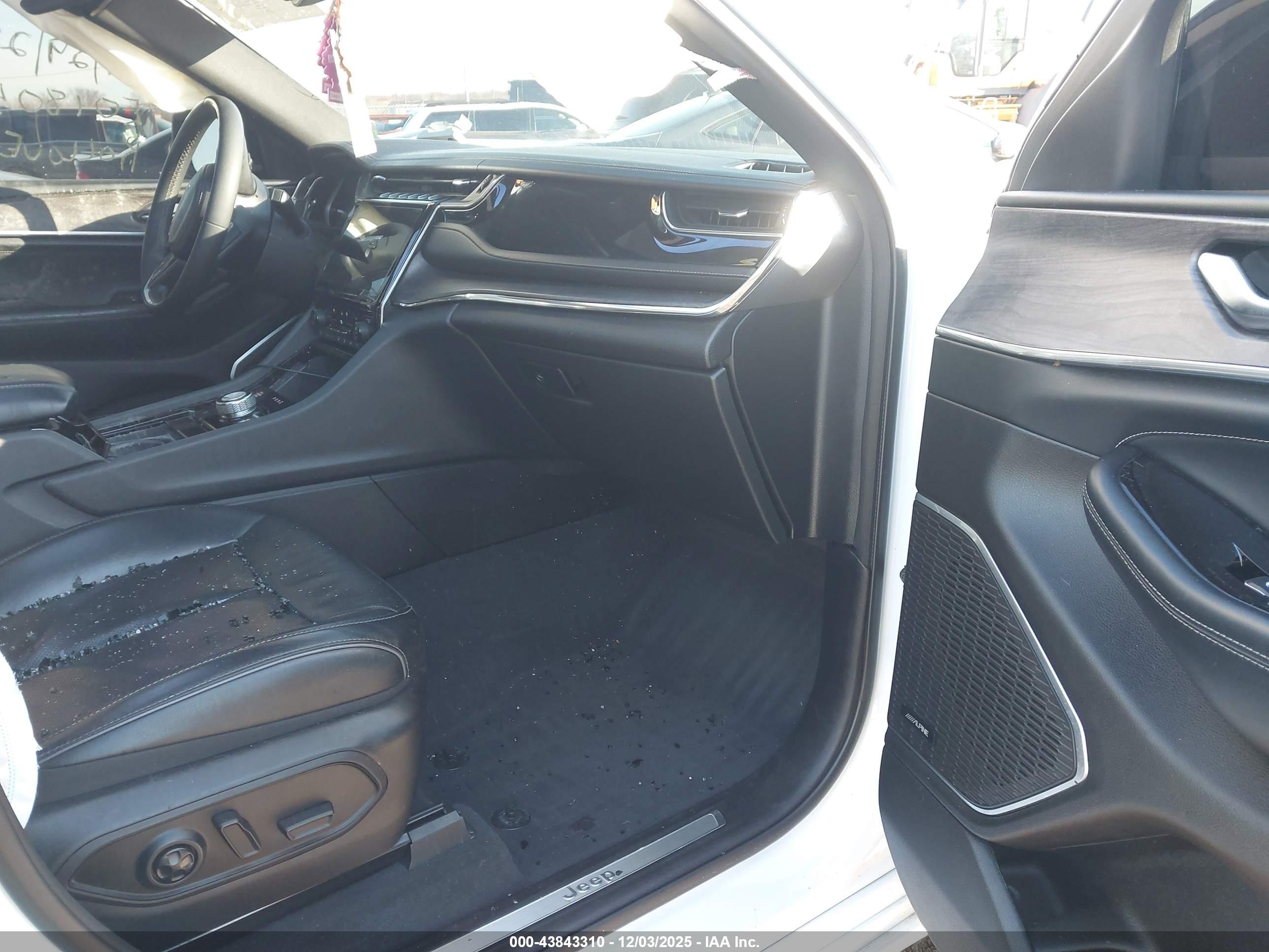 JEEP GRAND image 5
