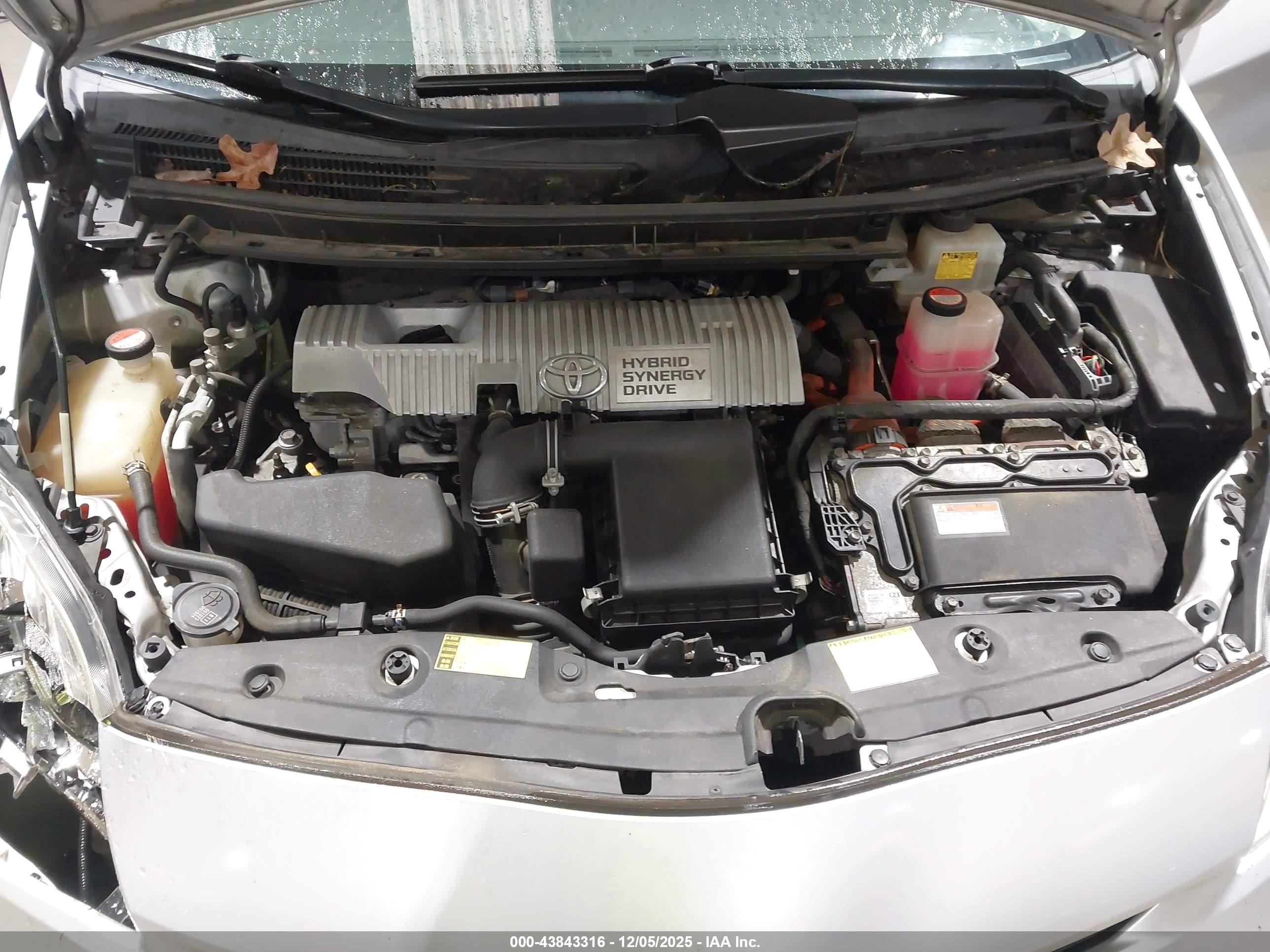 TOYOTA PRIUS image 10