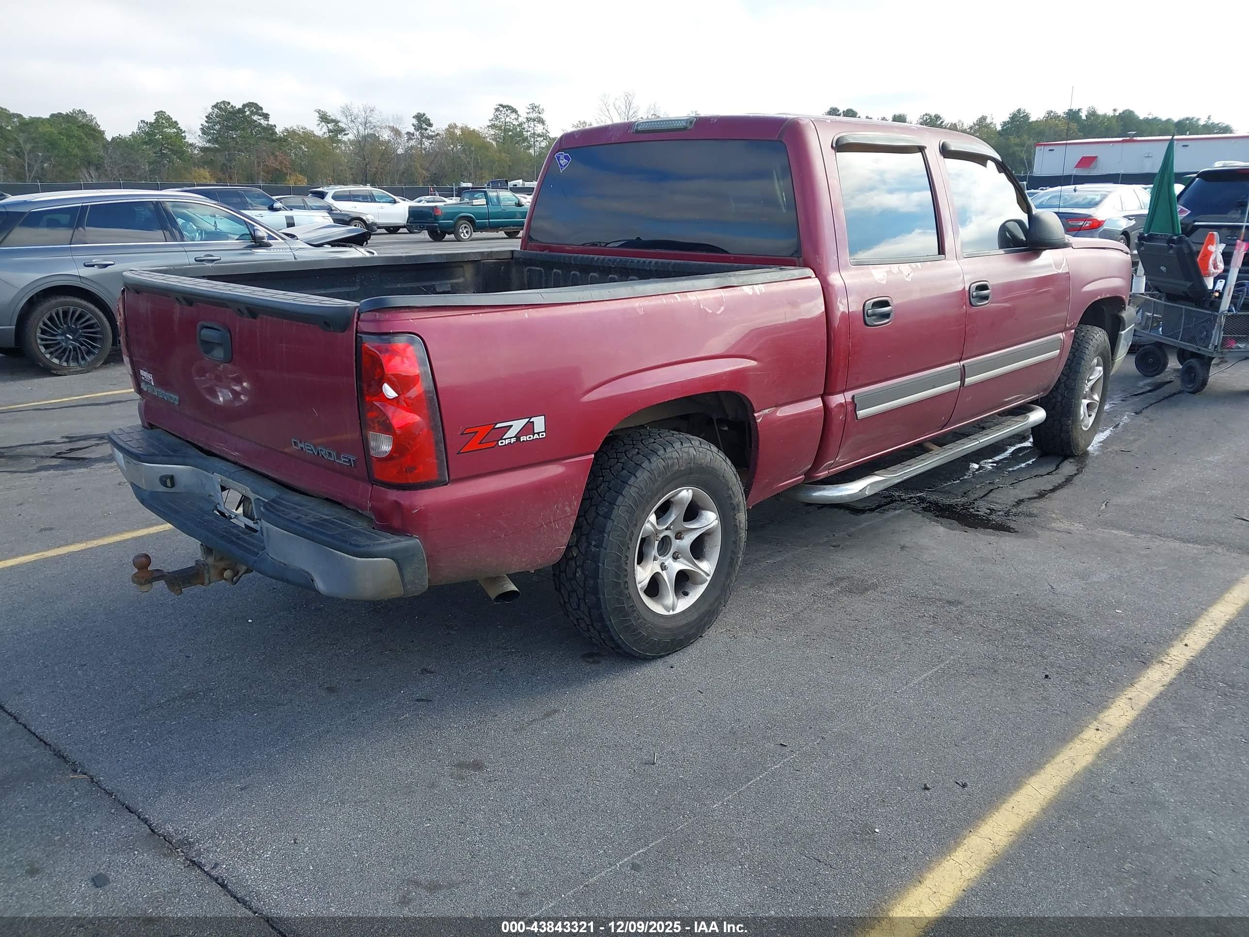 CHEVROLET SILVERADO image 4