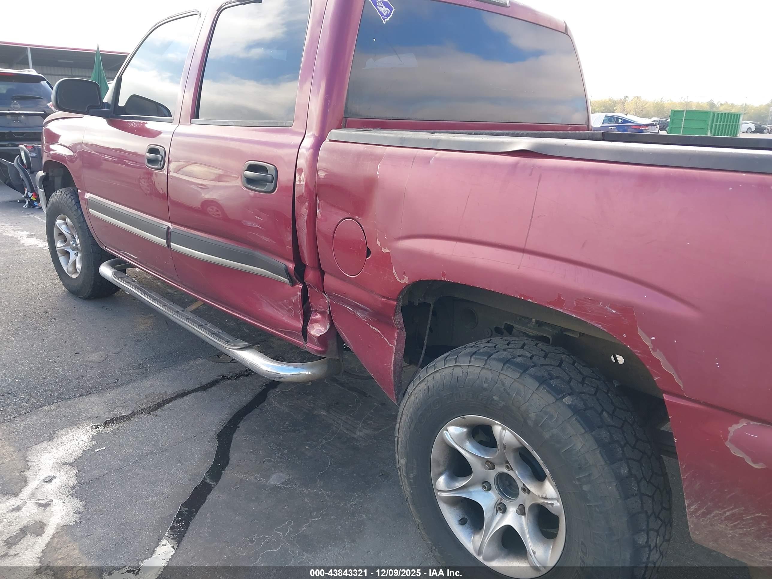 CHEVROLET SILVERADO image 6