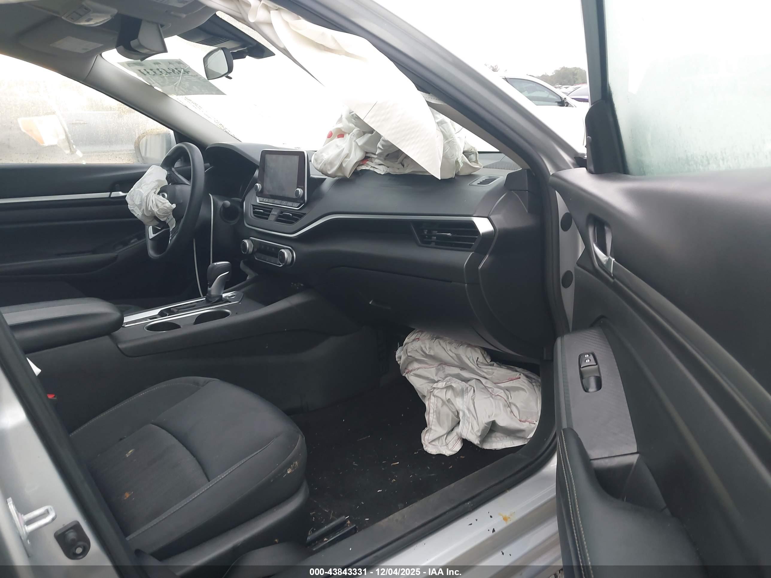 NISSAN ALTIMA image 5