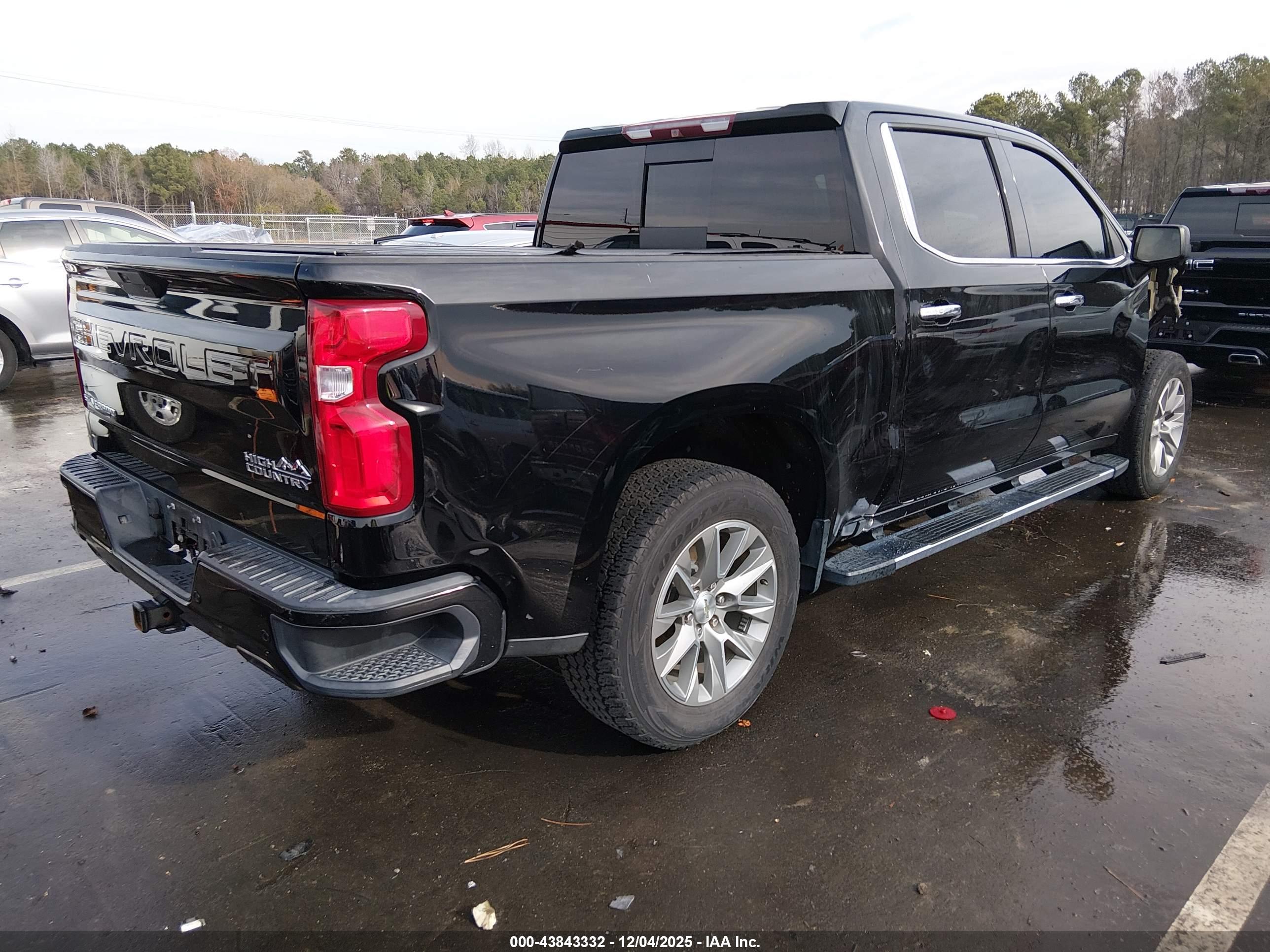CHEVROLET SILVERADO image 4