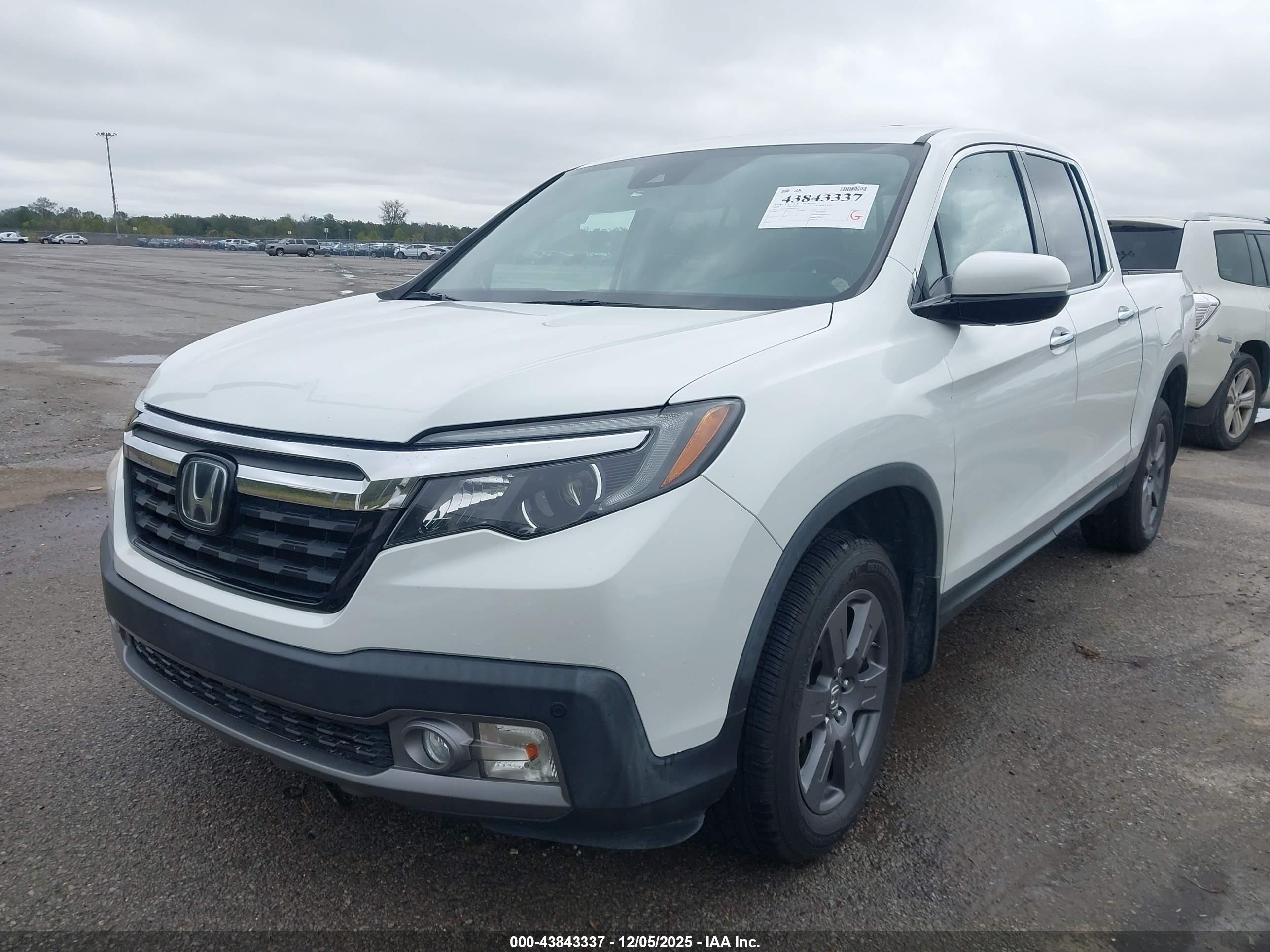 HONDA RIDGELINE image 2