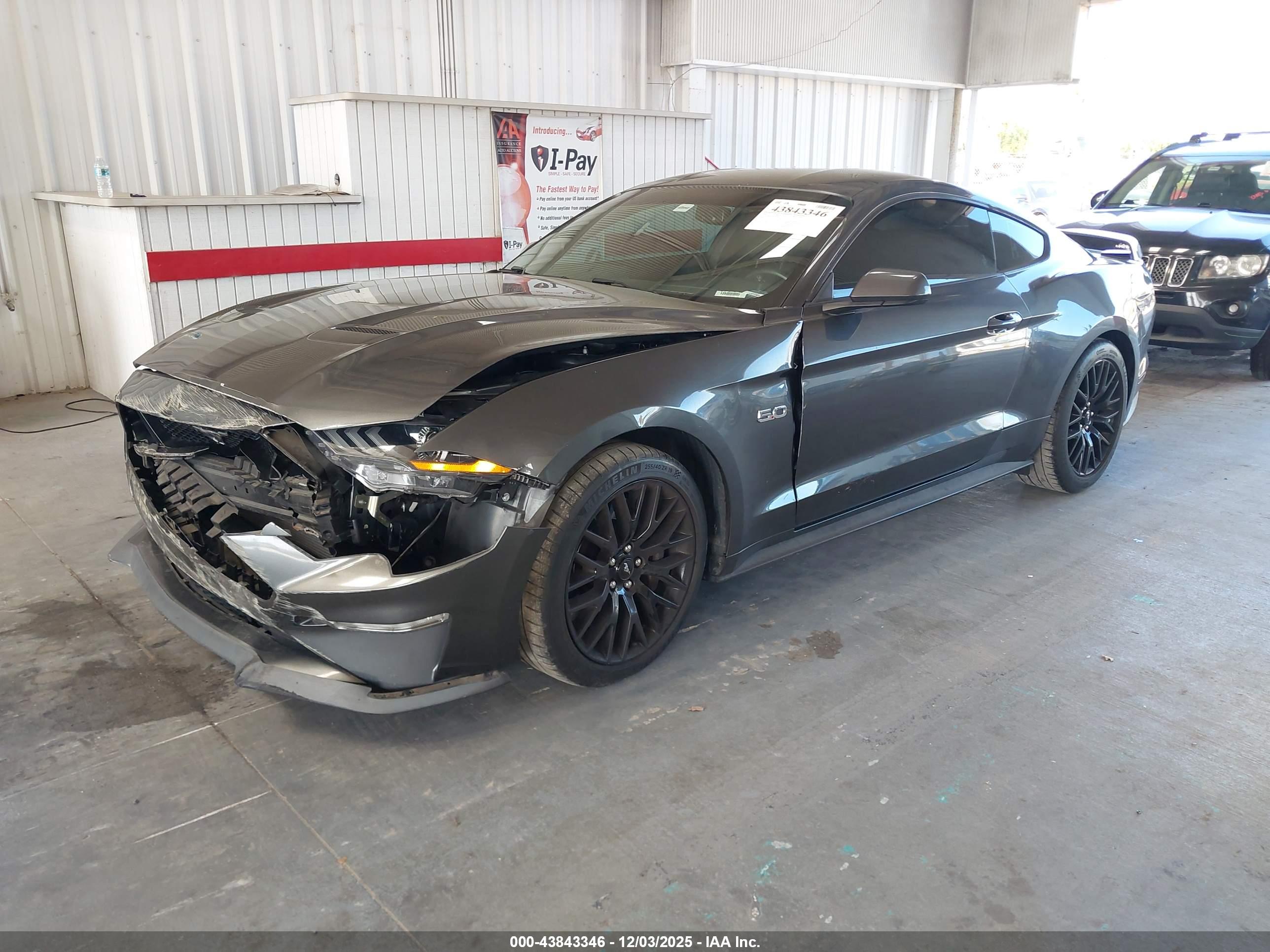 FORD MUSTANG image 2