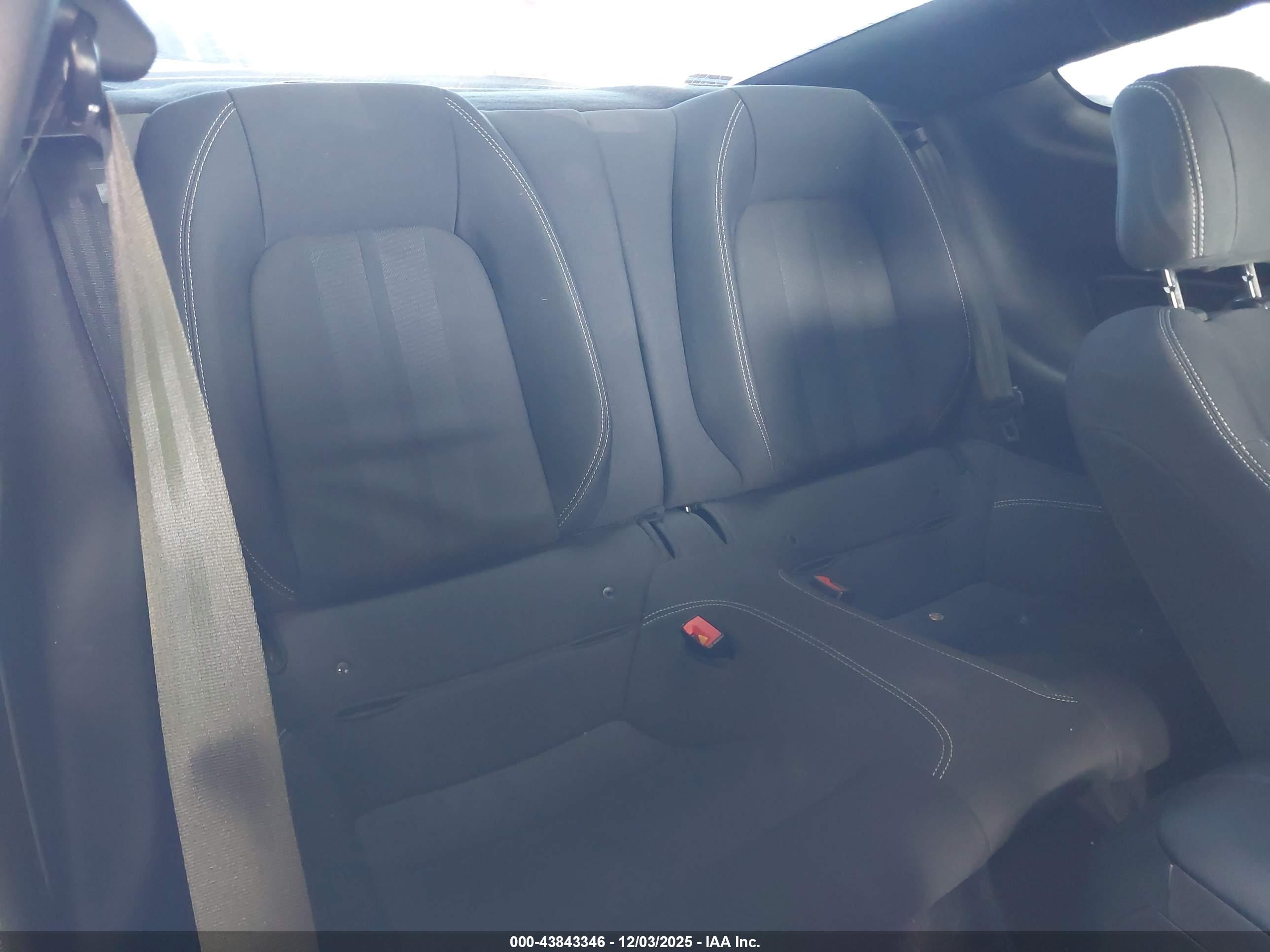 FORD MUSTANG image 8