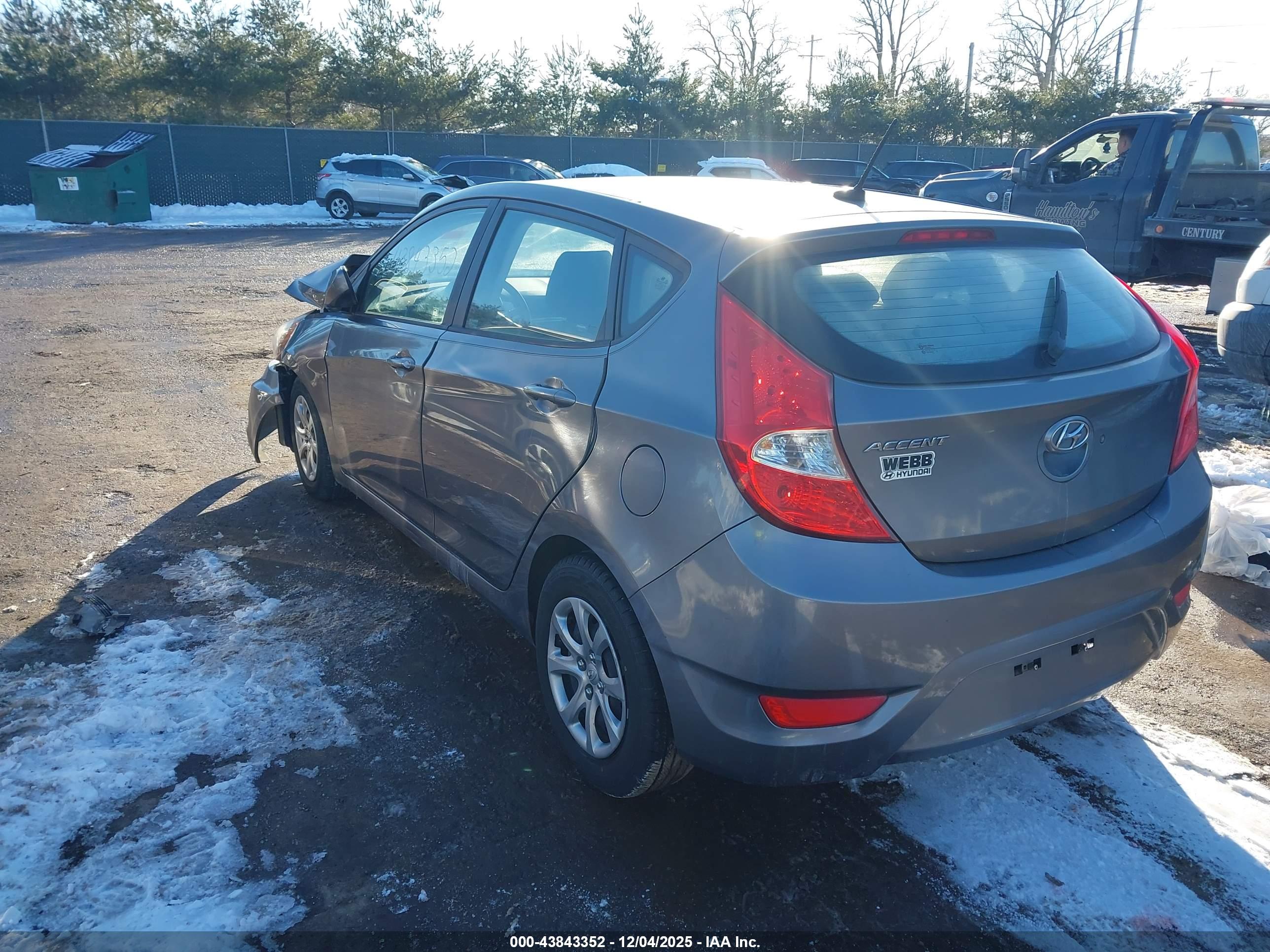 HYUNDAI ACCENT image 3