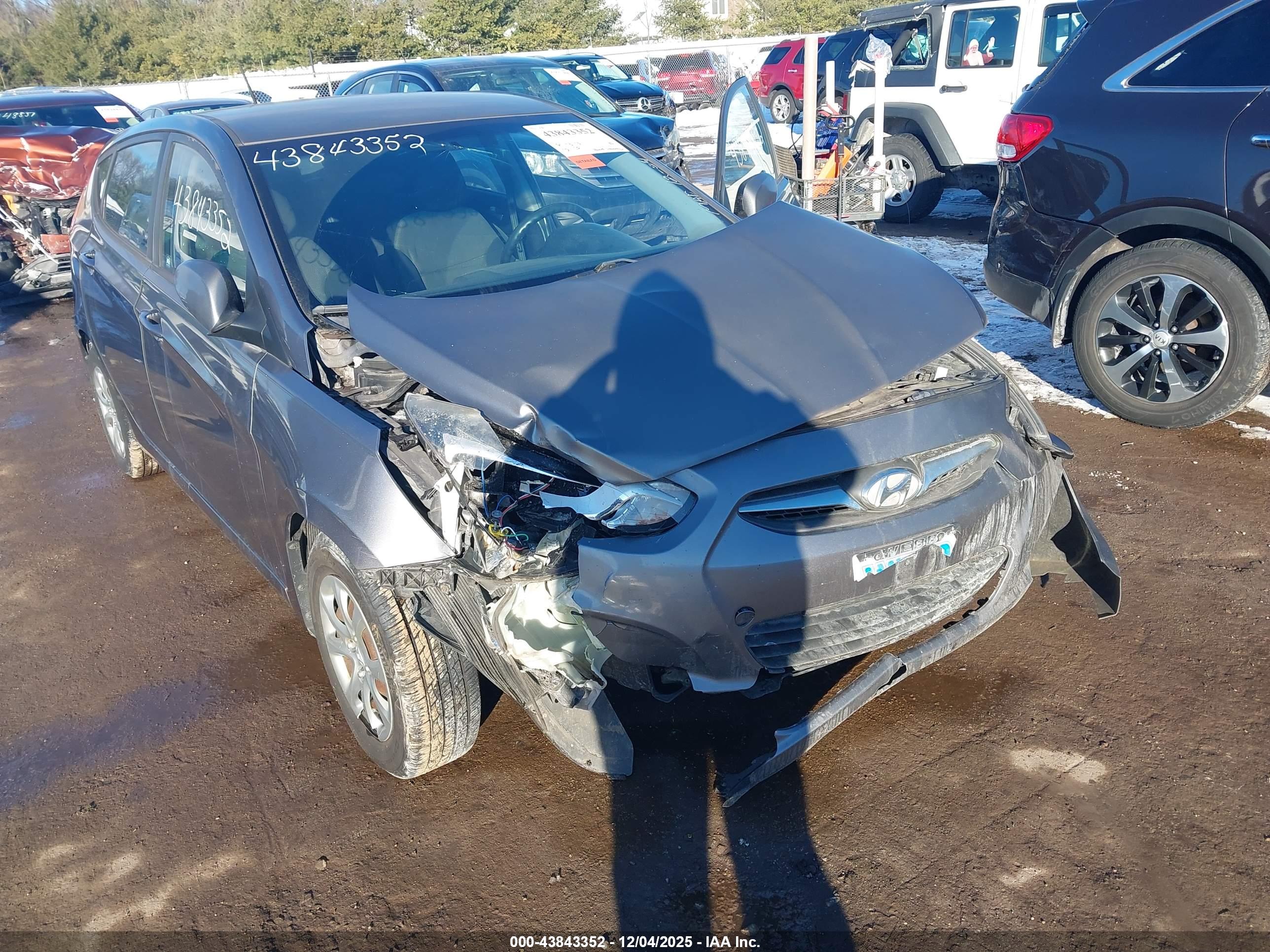 HYUNDAI ACCENT image 6