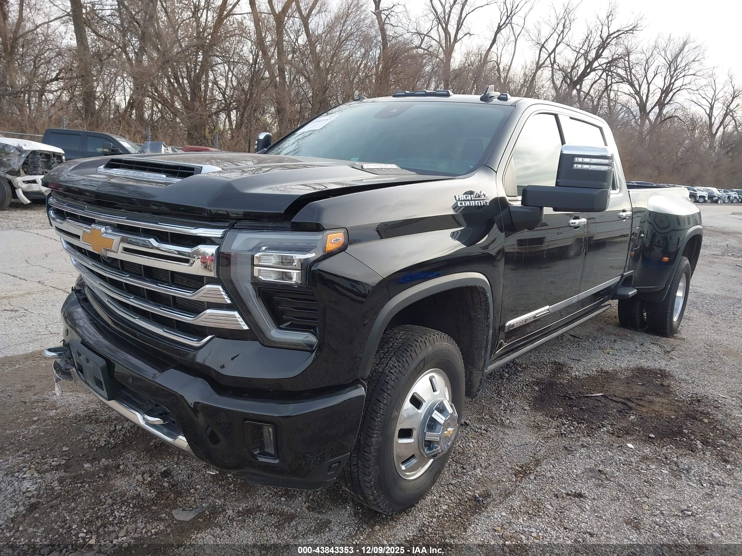 CHEVROLET SILVERADO image 2