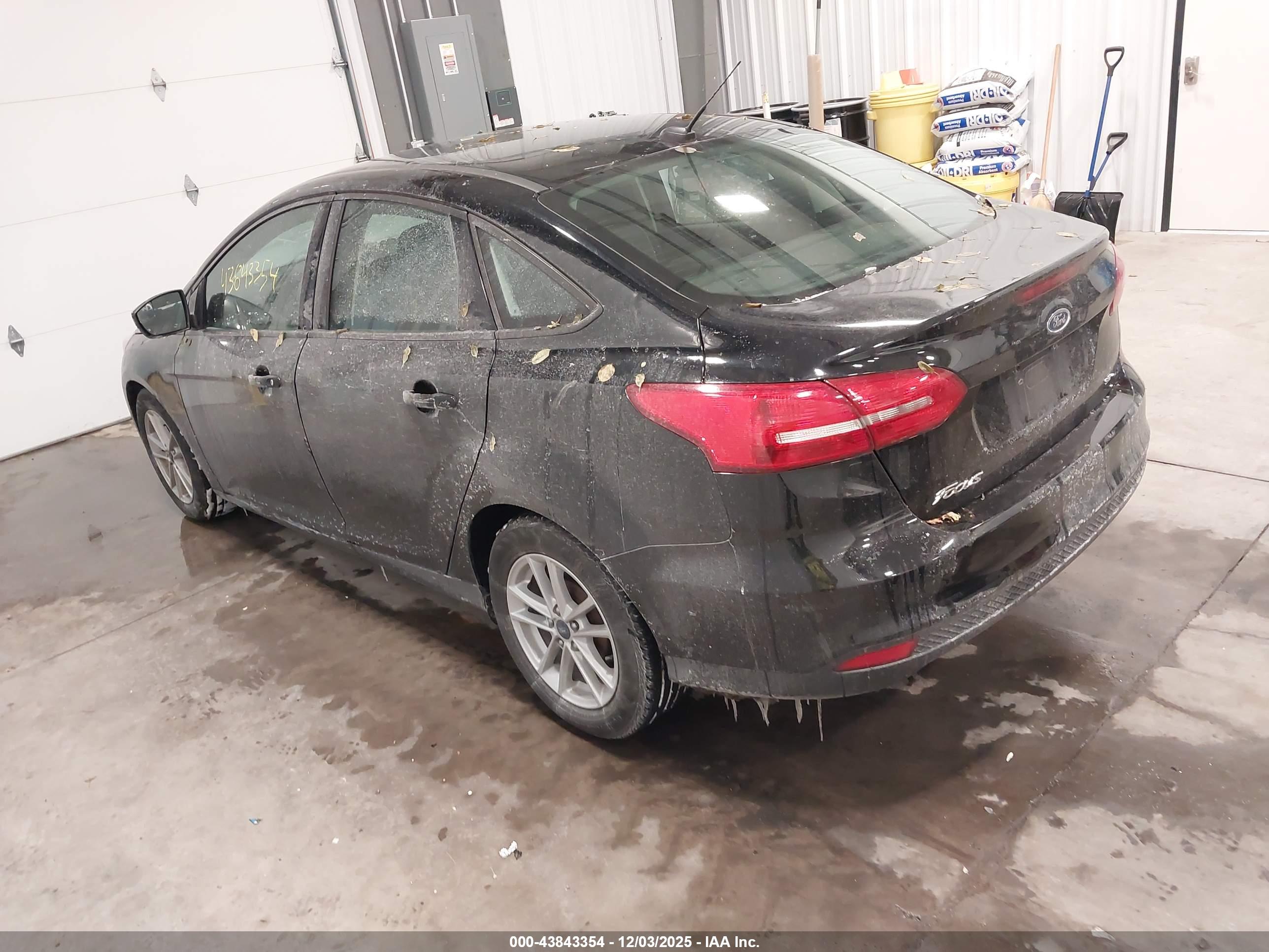 FORD FOCUS image 3