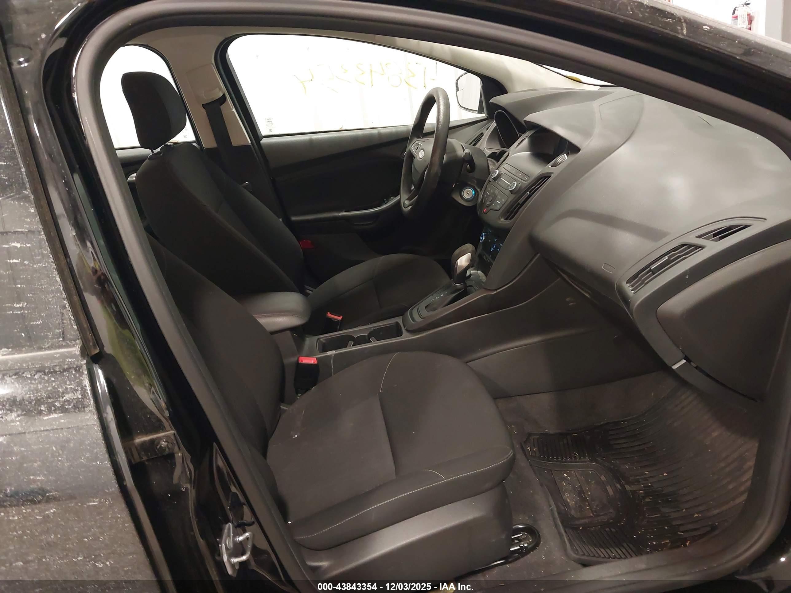FORD FOCUS image 5