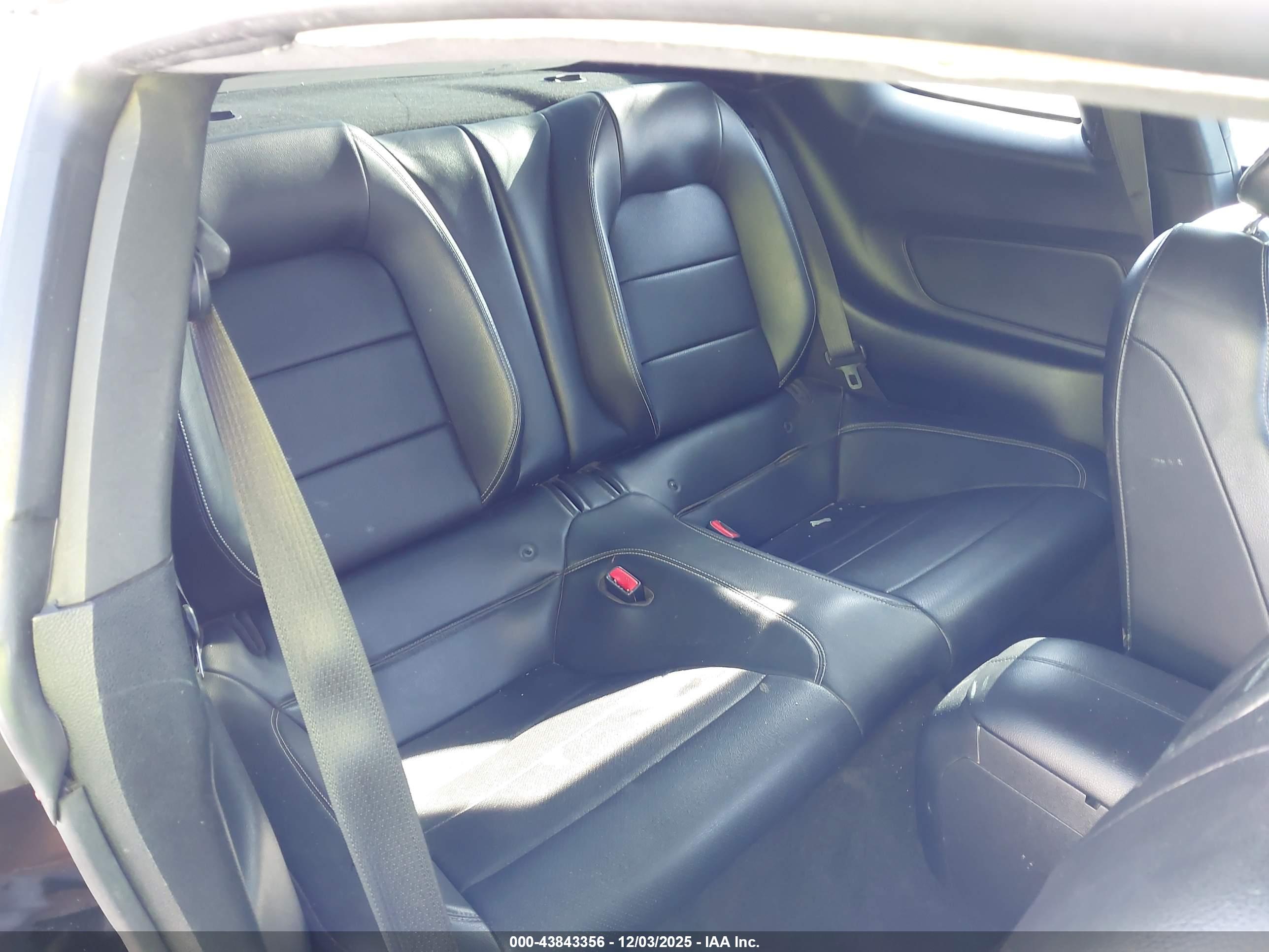 FORD MUSTANG image 8