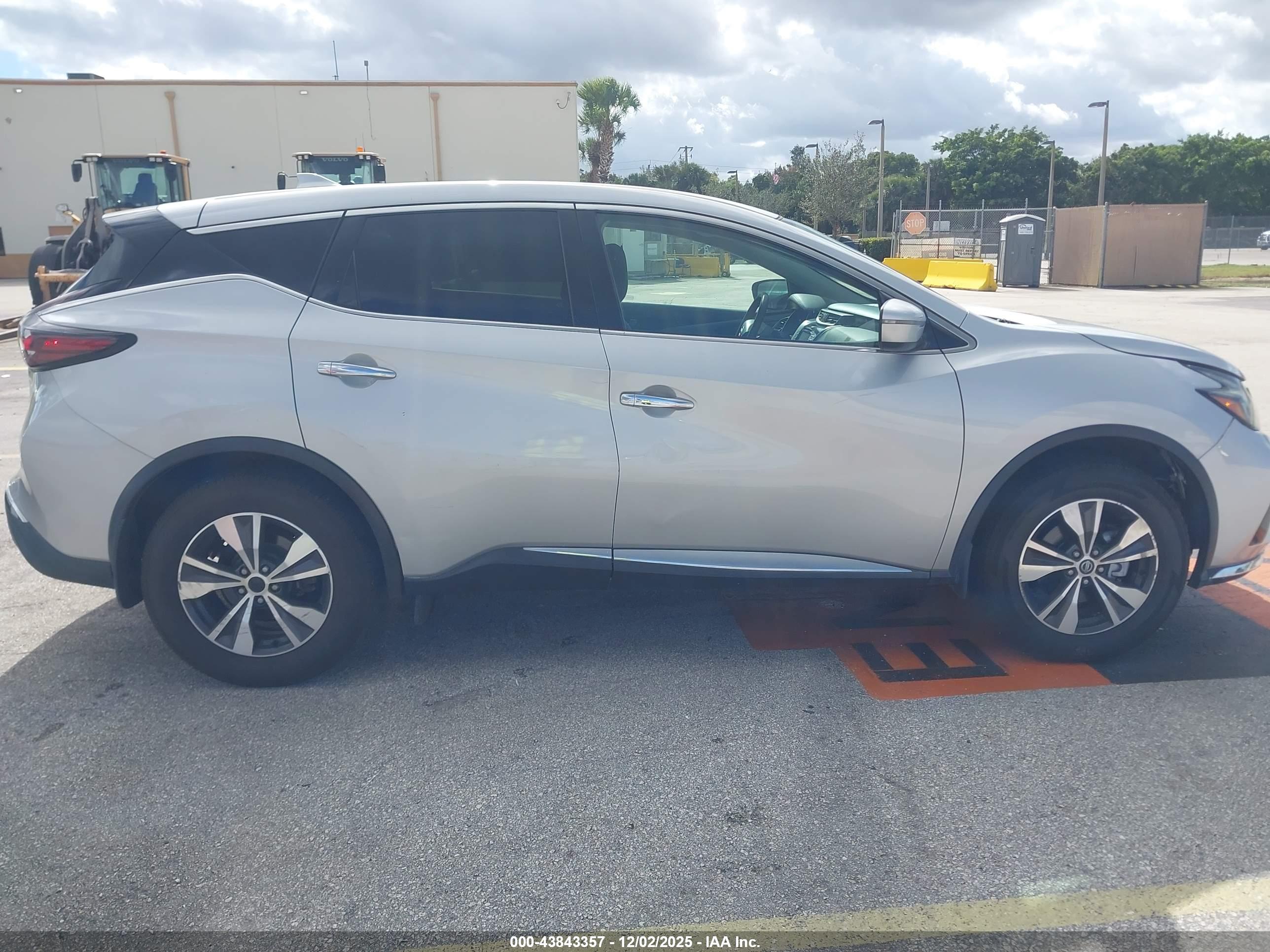 NISSAN MURANO image 6