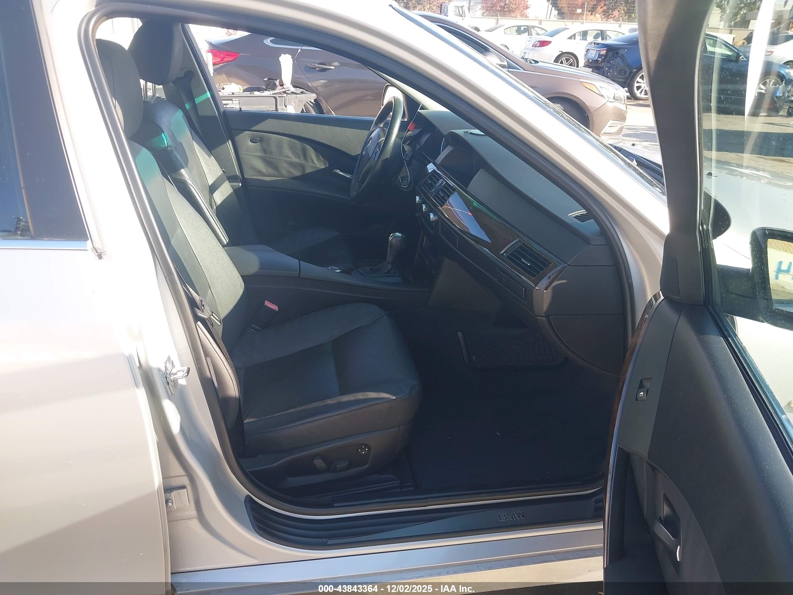 BMW 550I image 5