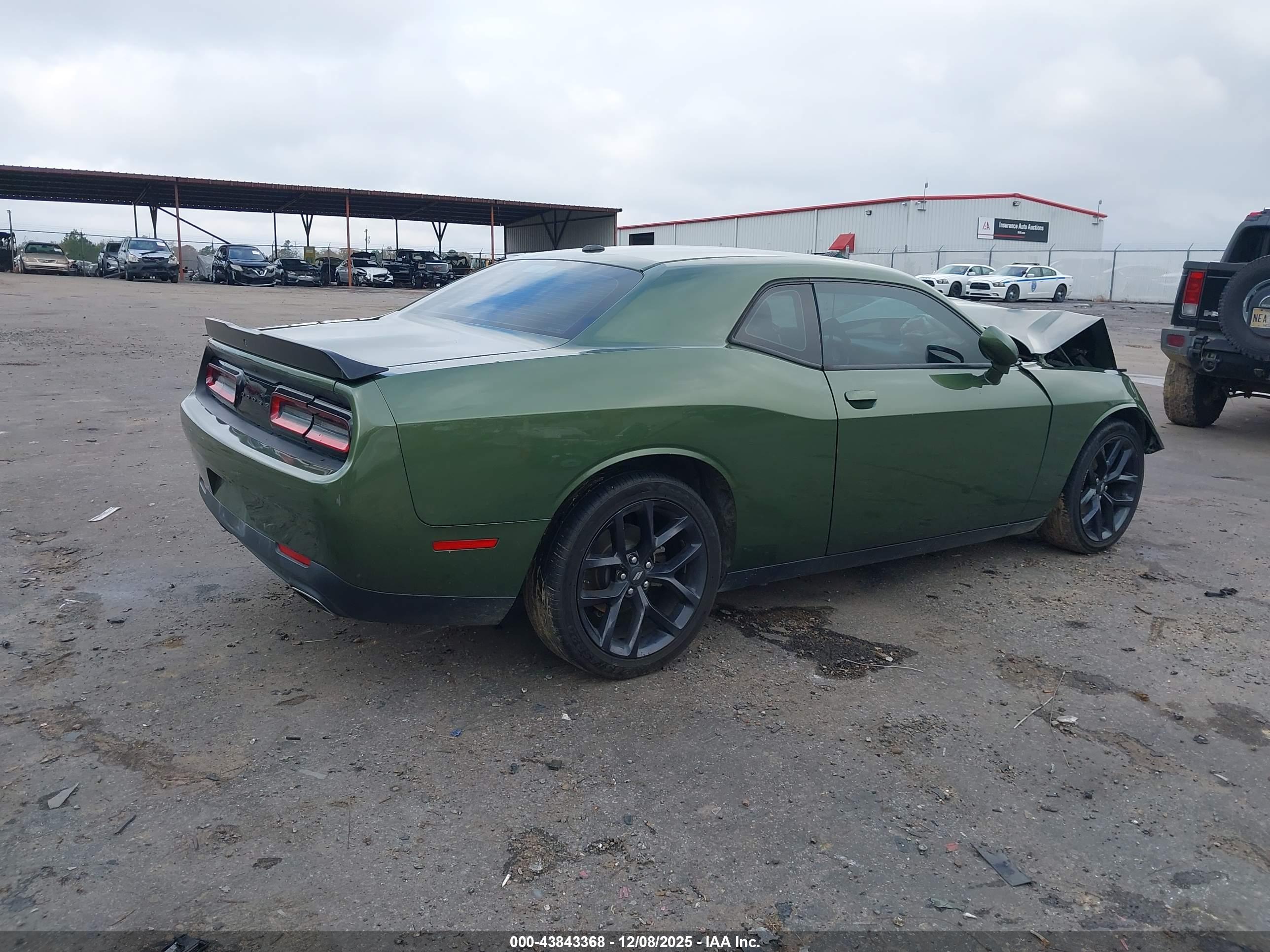 DODGE CHALLENGER image 4