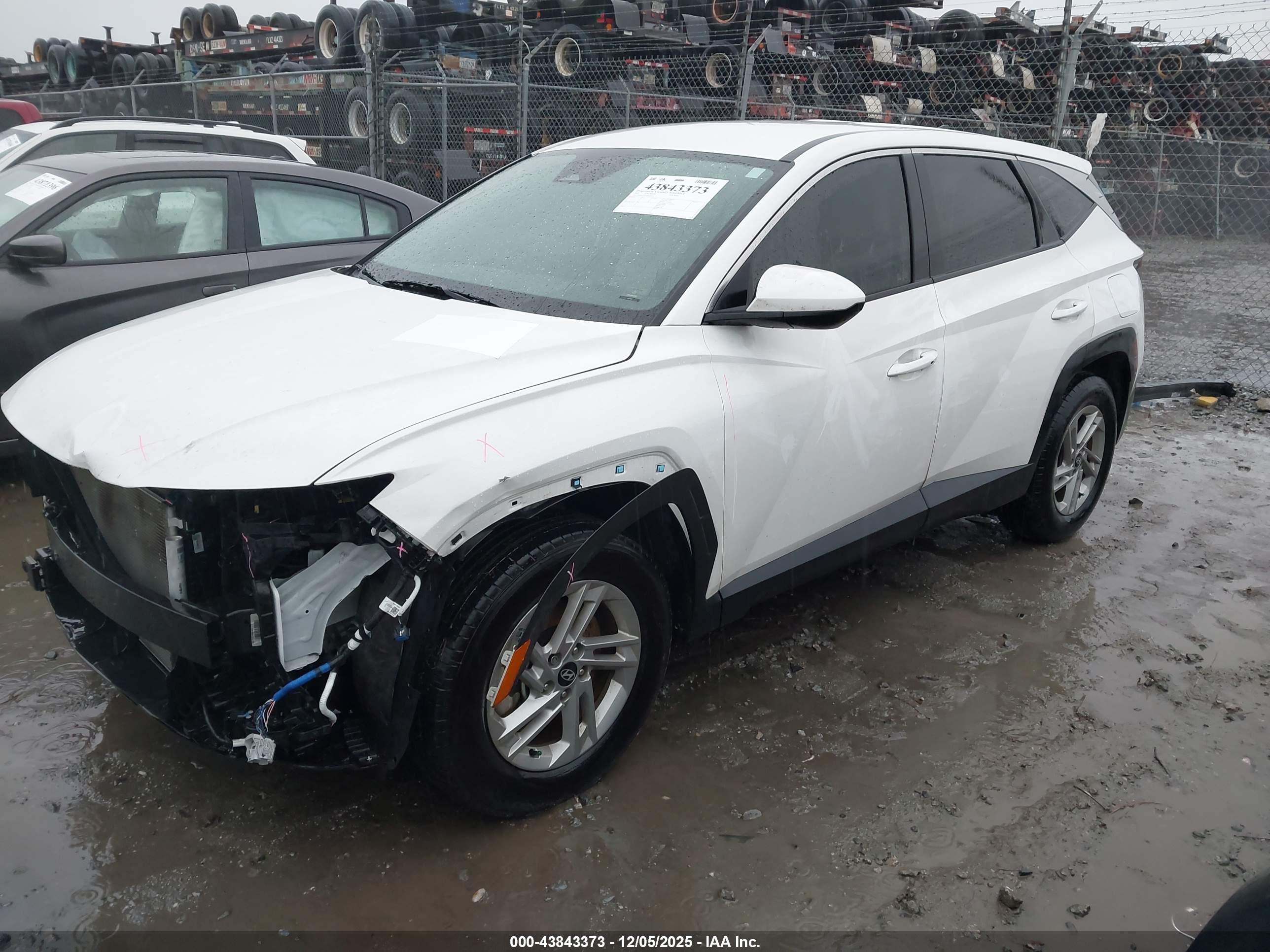 HYUNDAI TUCSON image 2
