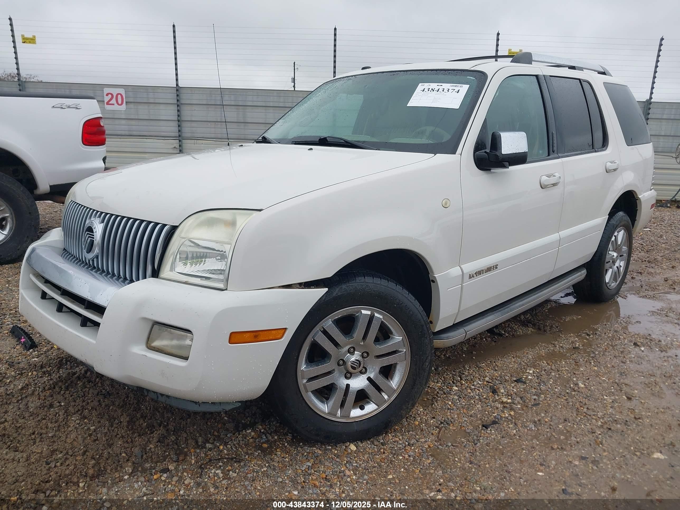 MERCURY MOUNTAINEER image 2