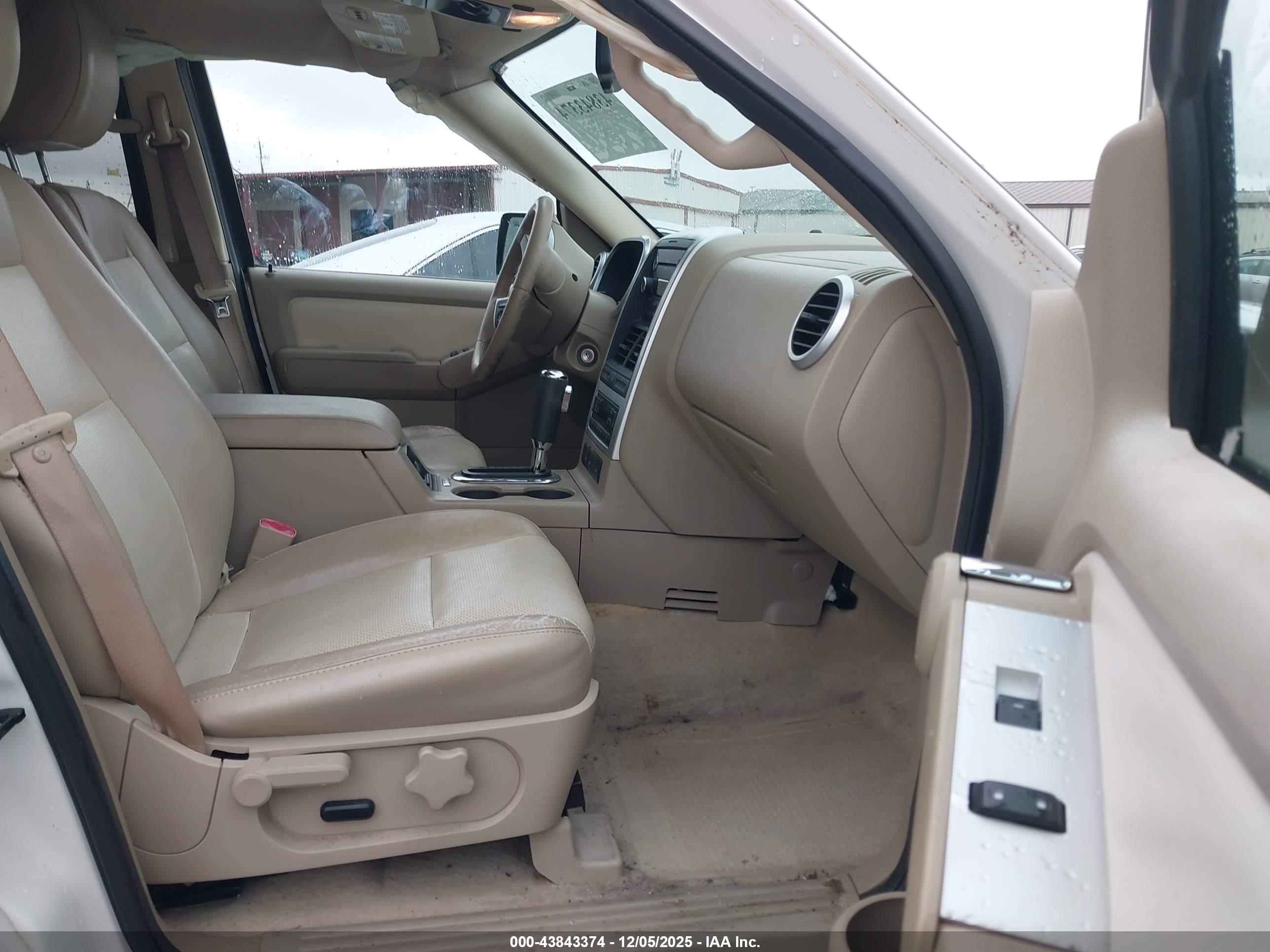 MERCURY MOUNTAINEER image 5