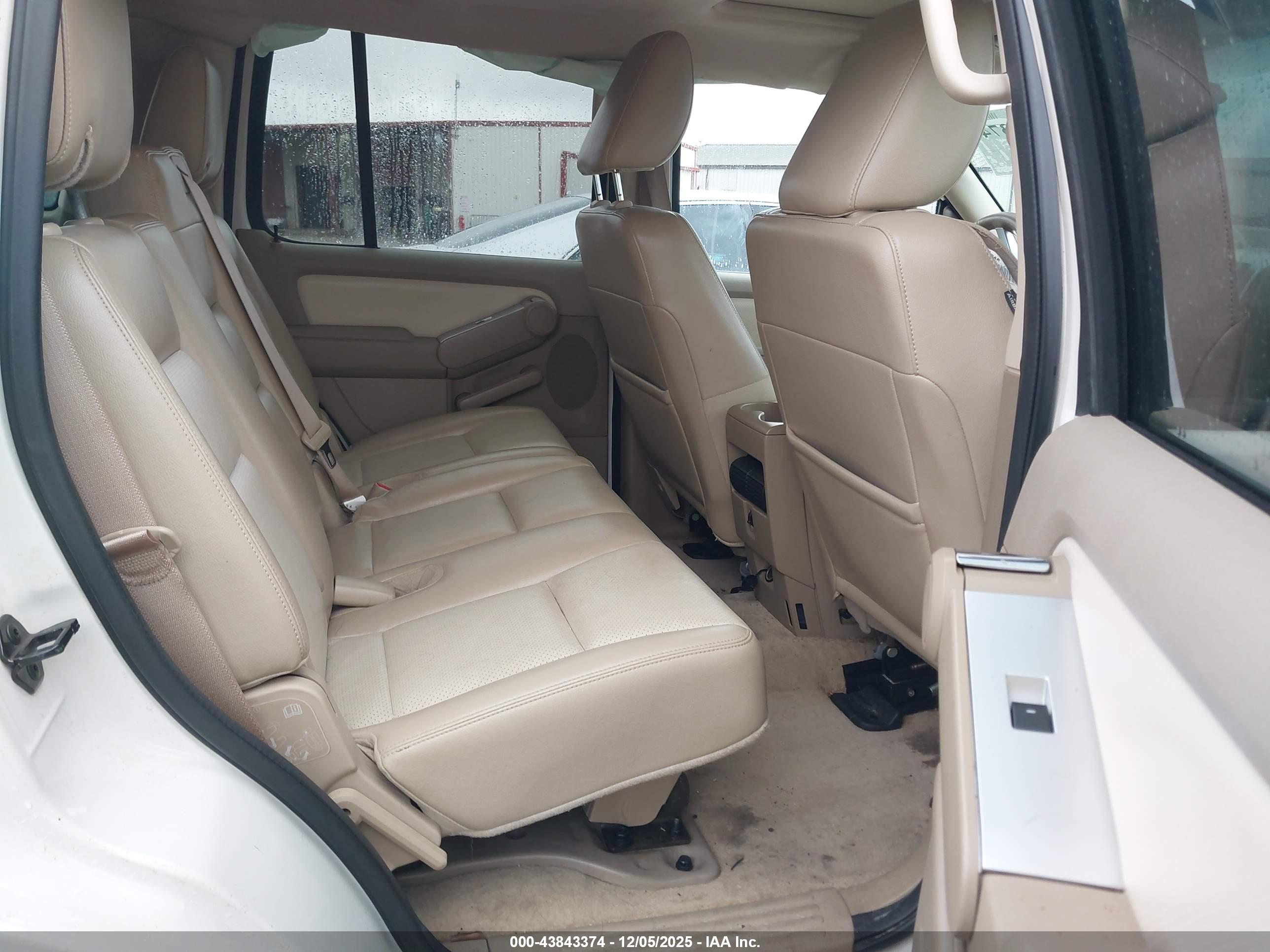 MERCURY MOUNTAINEER image 8