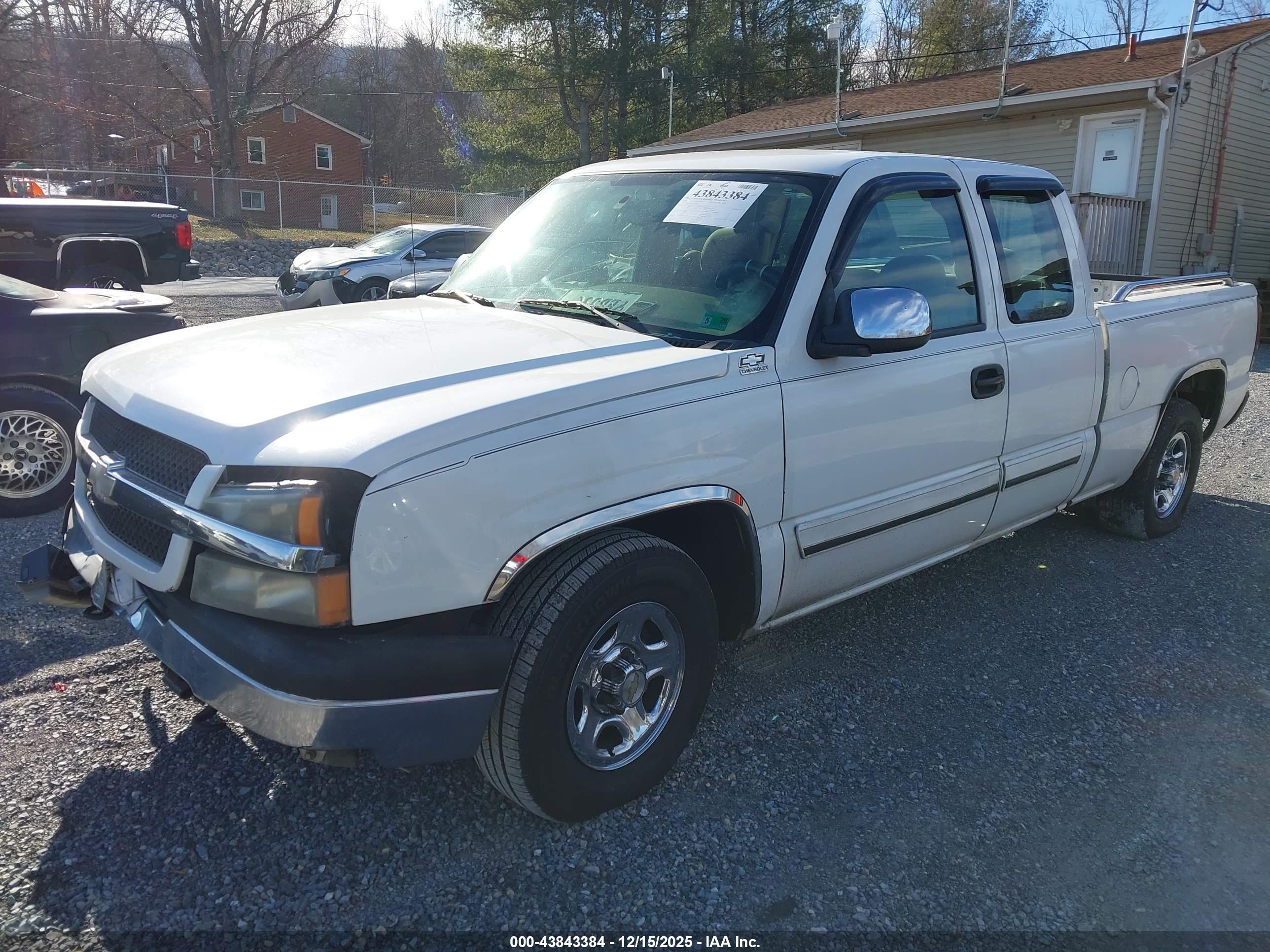 CHEVROLET SILVERADO image 2
