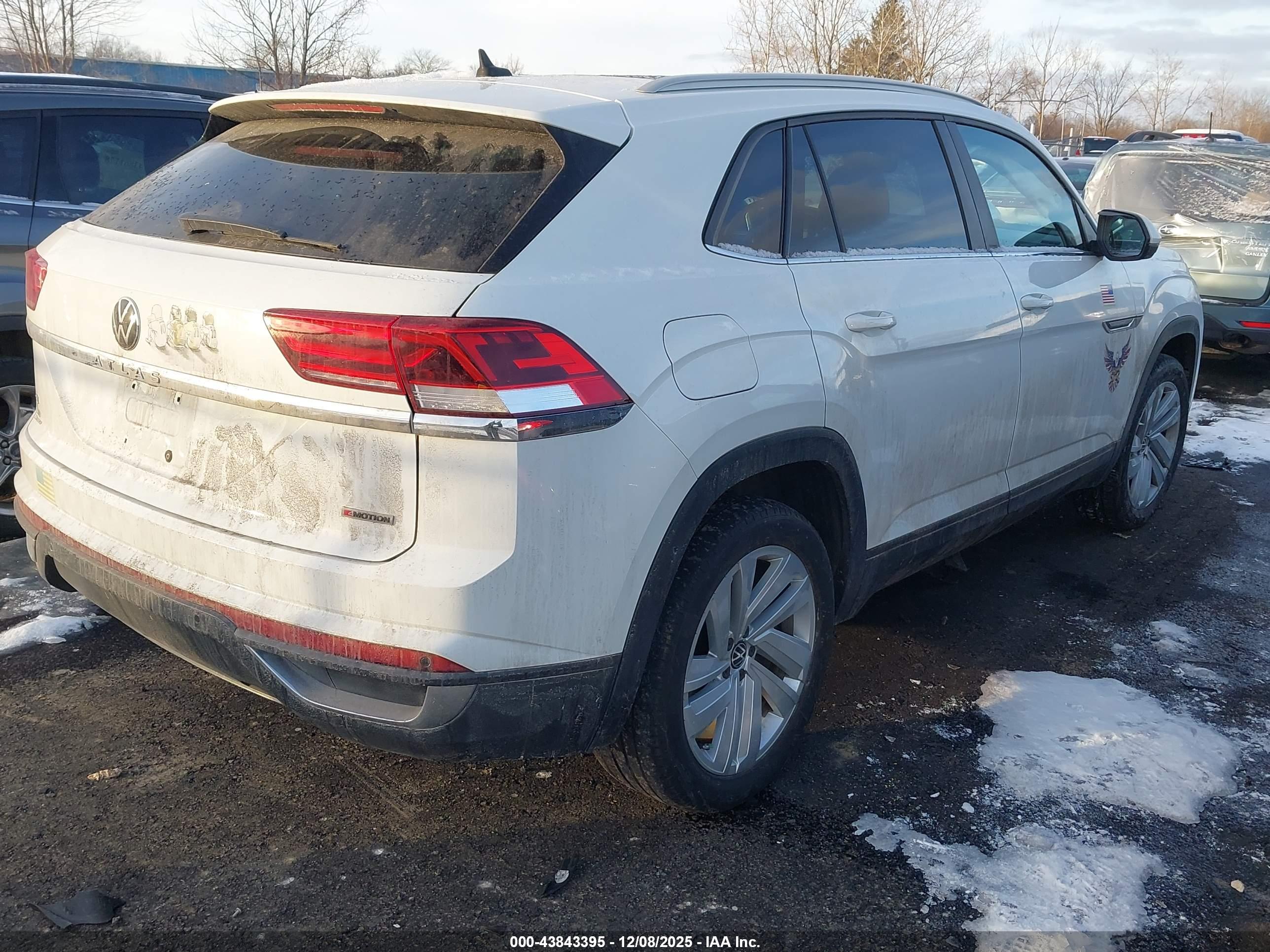 VOLKSWAGEN ATLAS image 4