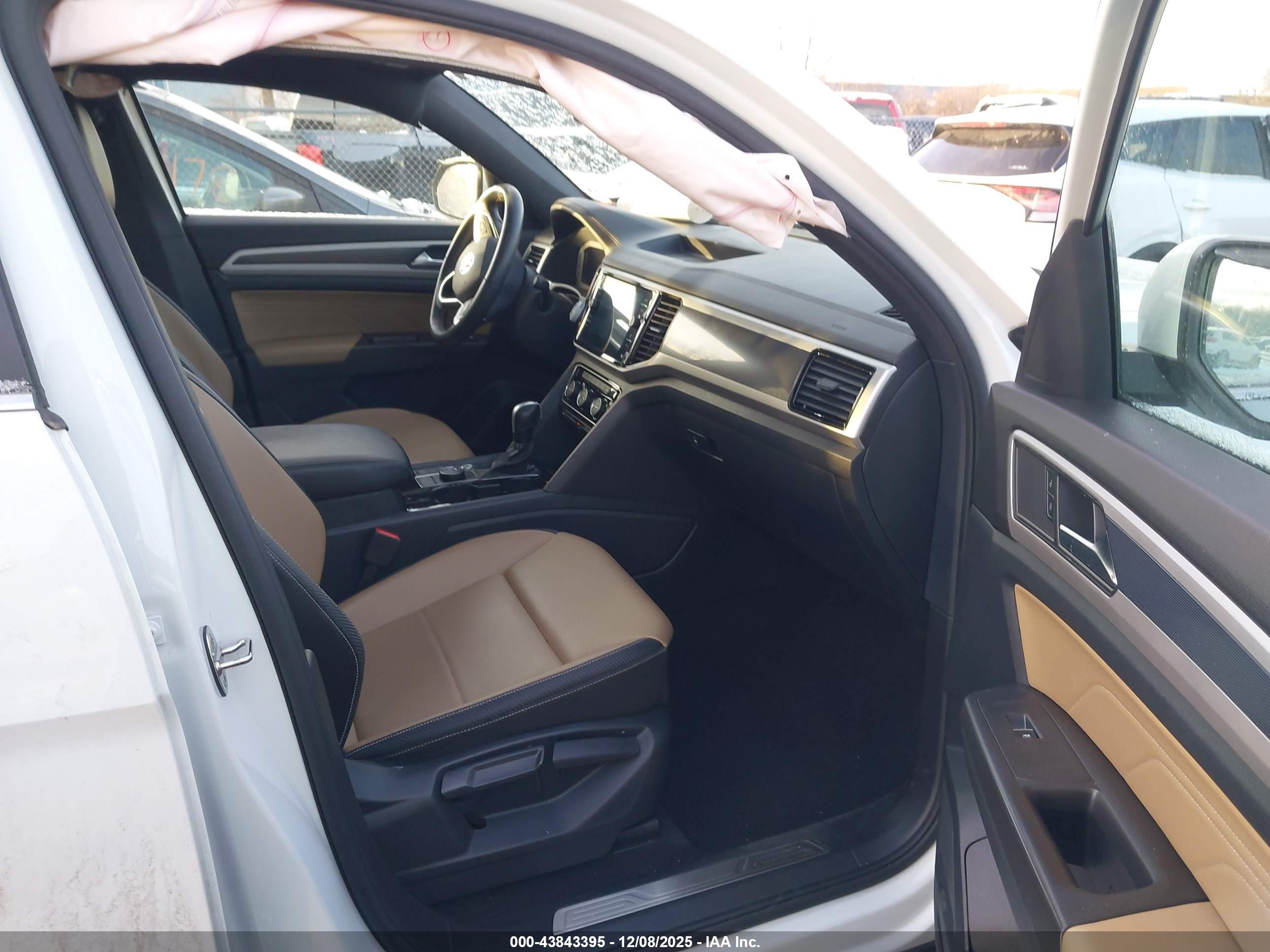 VOLKSWAGEN ATLAS image 5